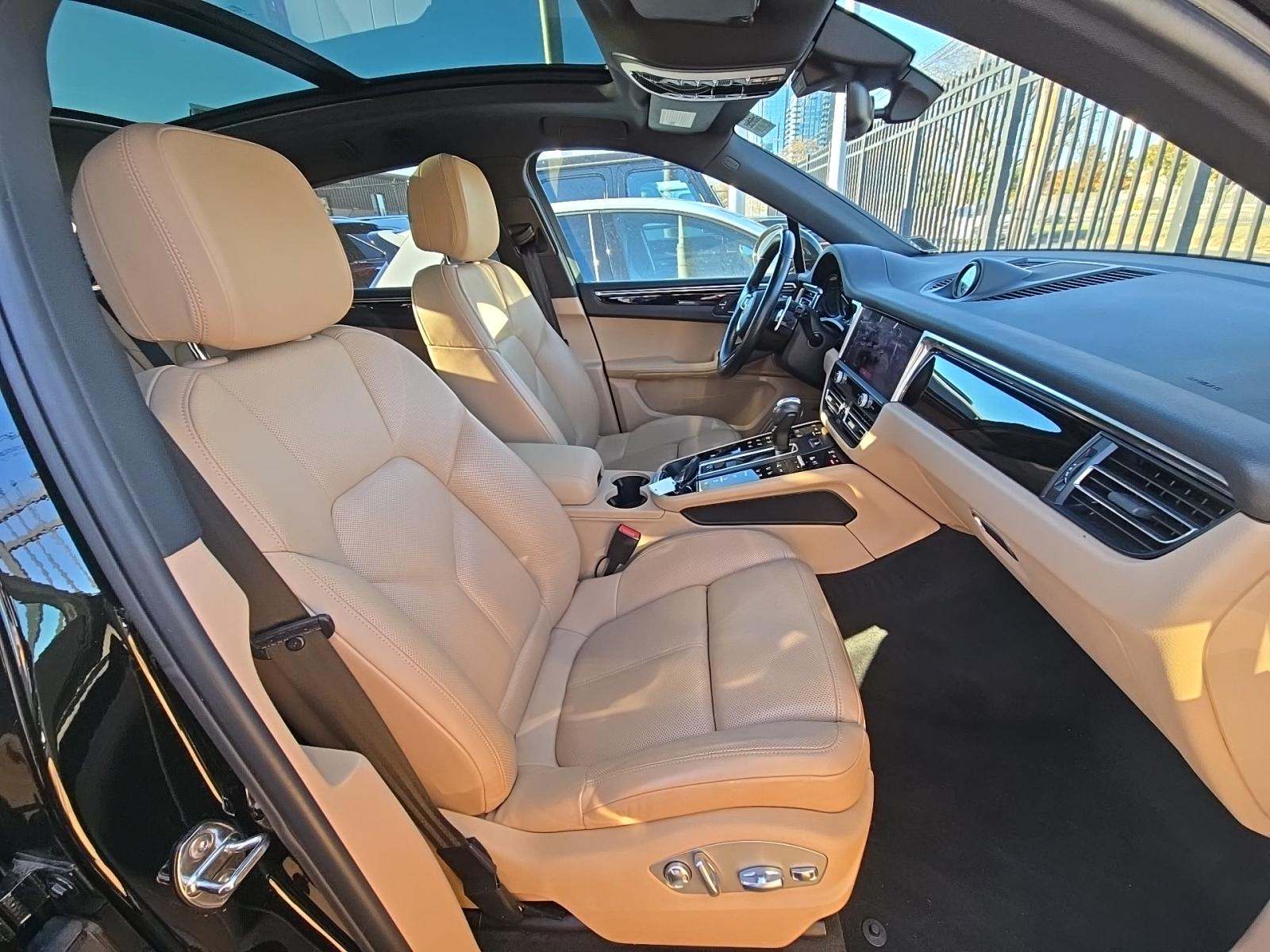 2022 Porsche Macan Base AWD