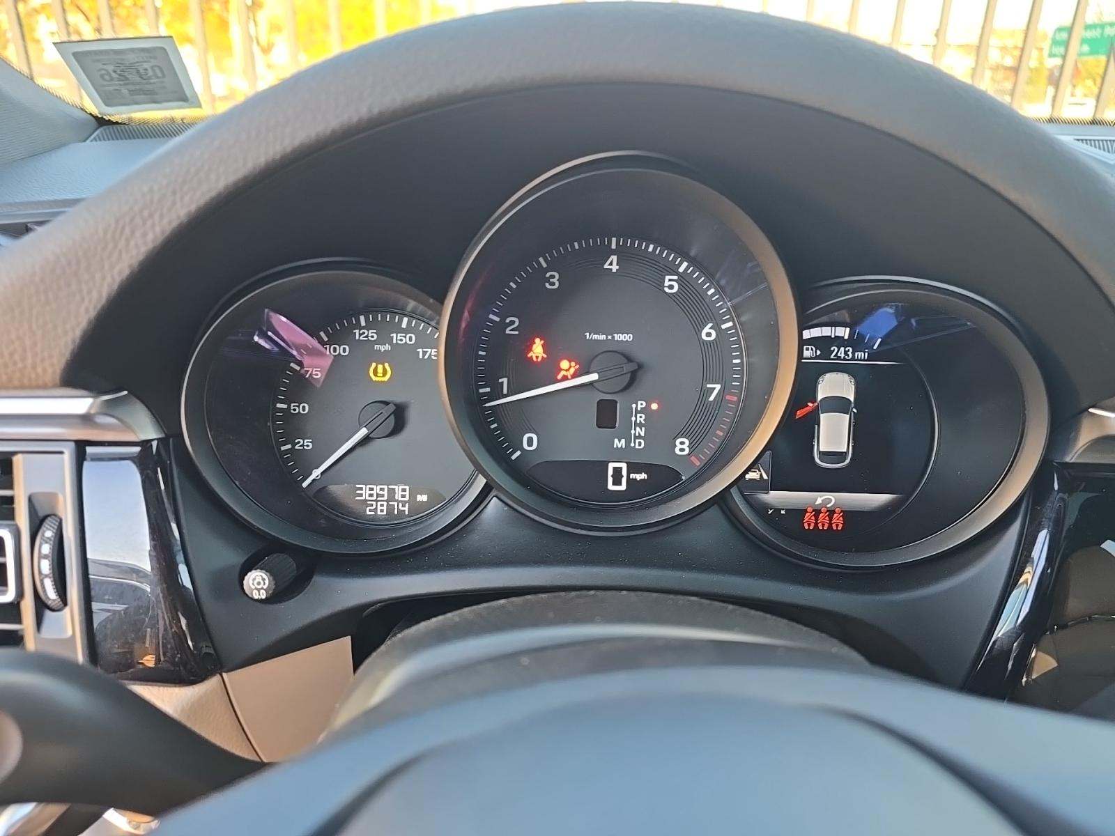 2022 Porsche Macan Base AWD