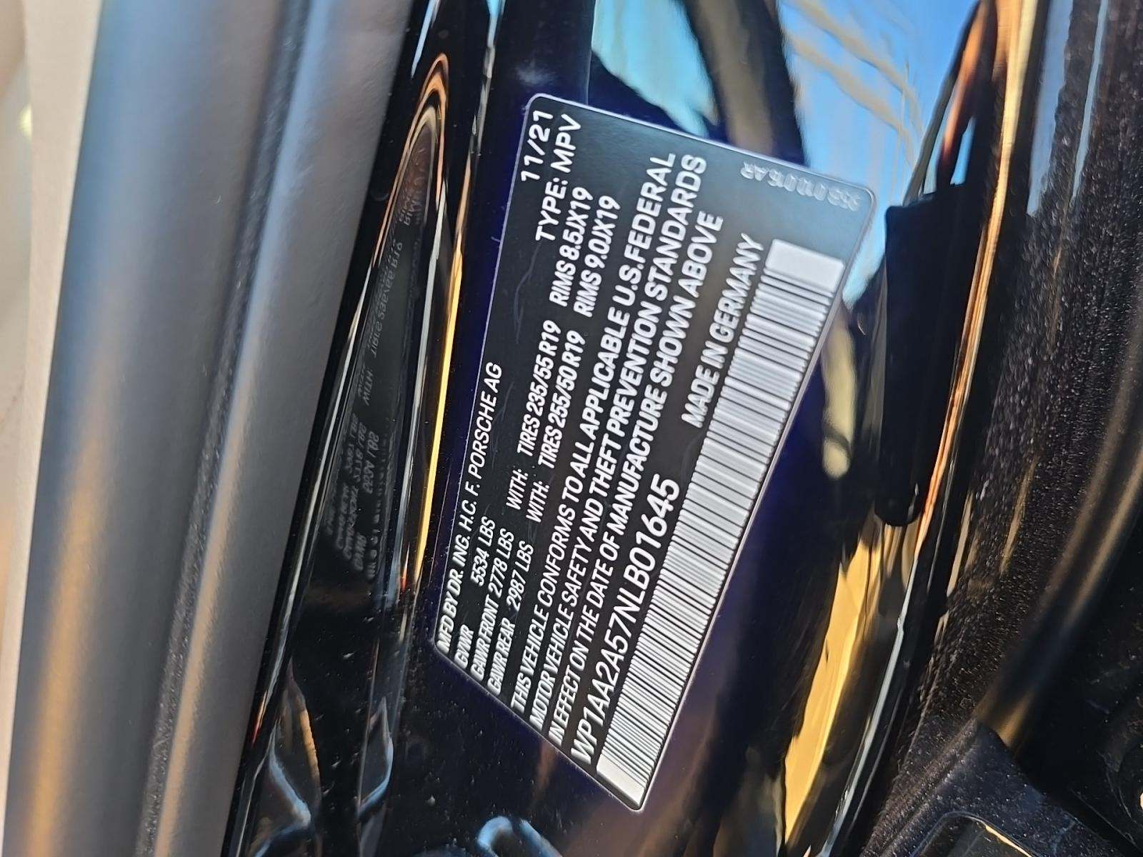 2022 Porsche Macan Base AWD