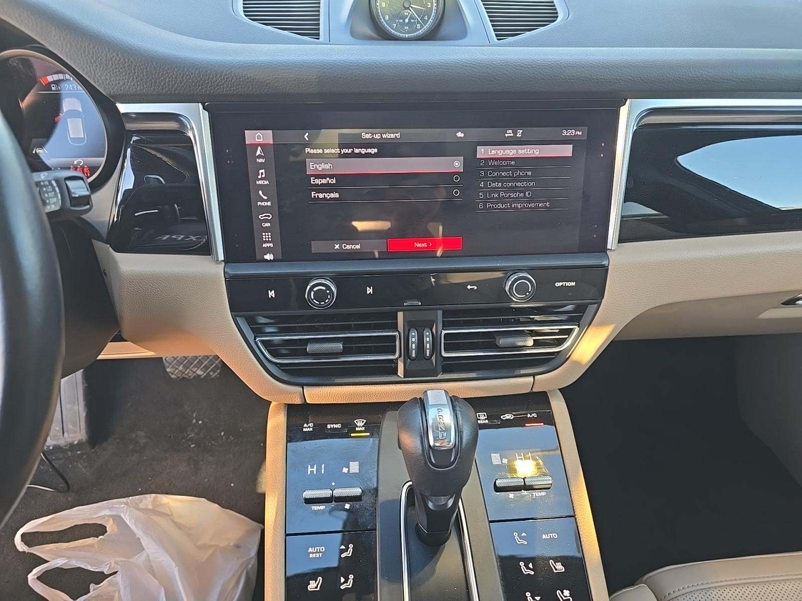 2022 Porsche Macan Base AWD