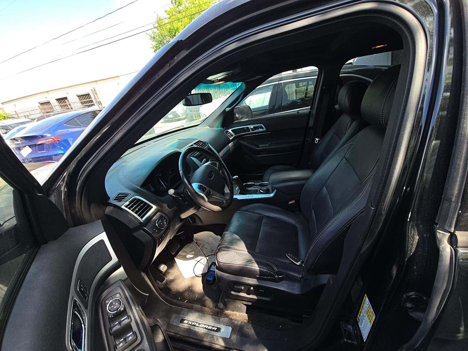 FORD EXPLORER - 6