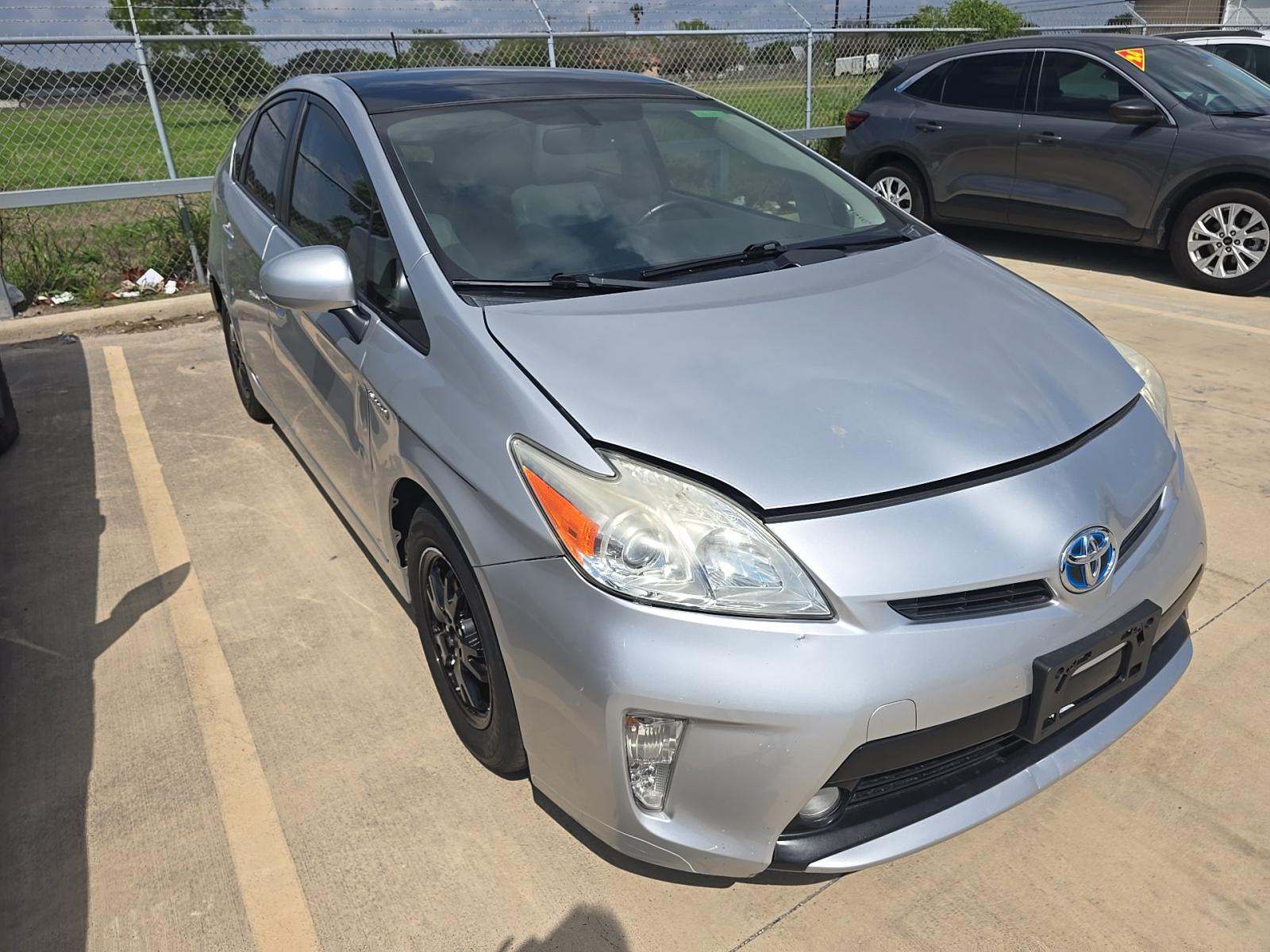 TOYOTA PRIUS - 4