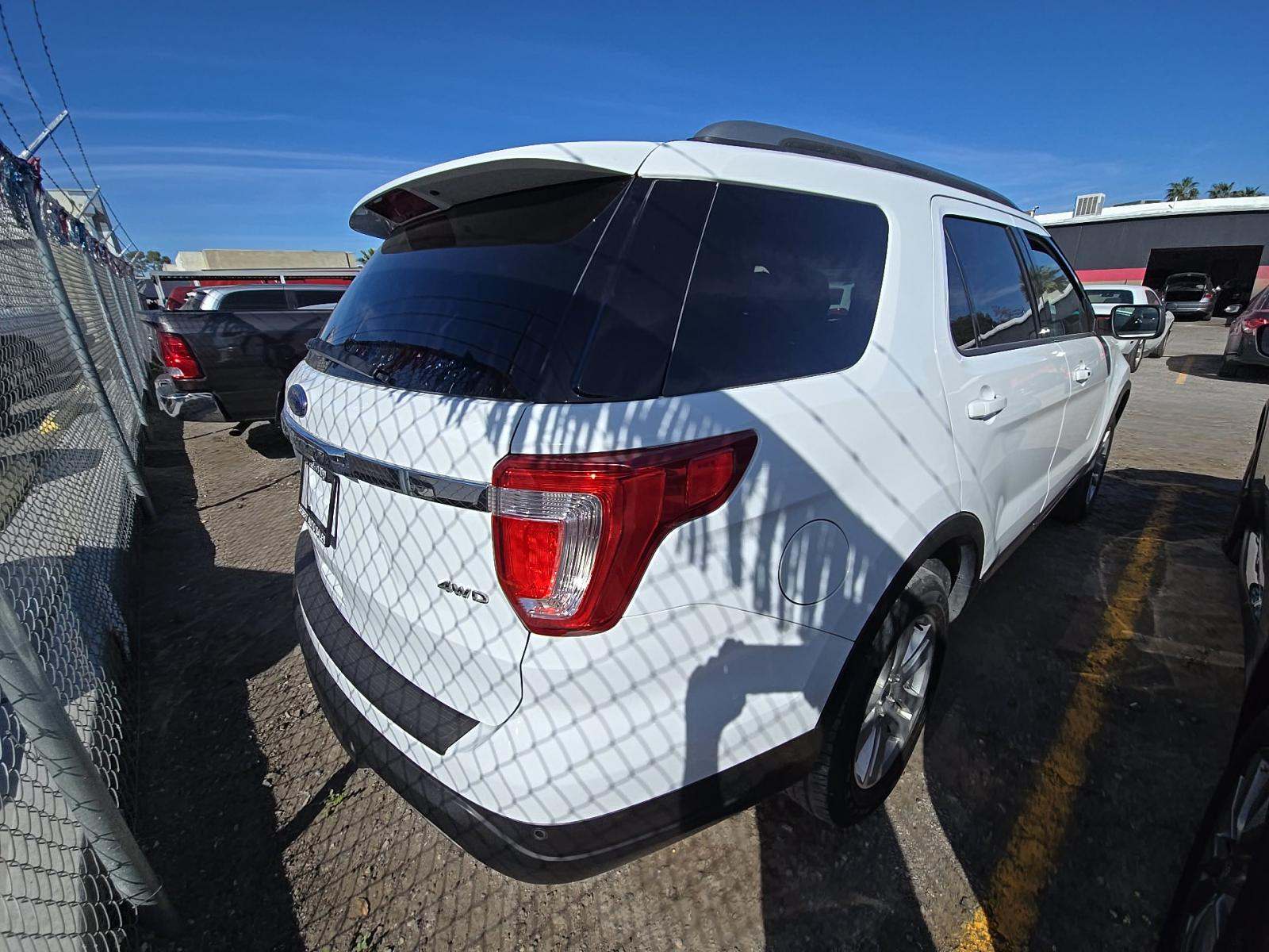 FORD EXPLORER - 3