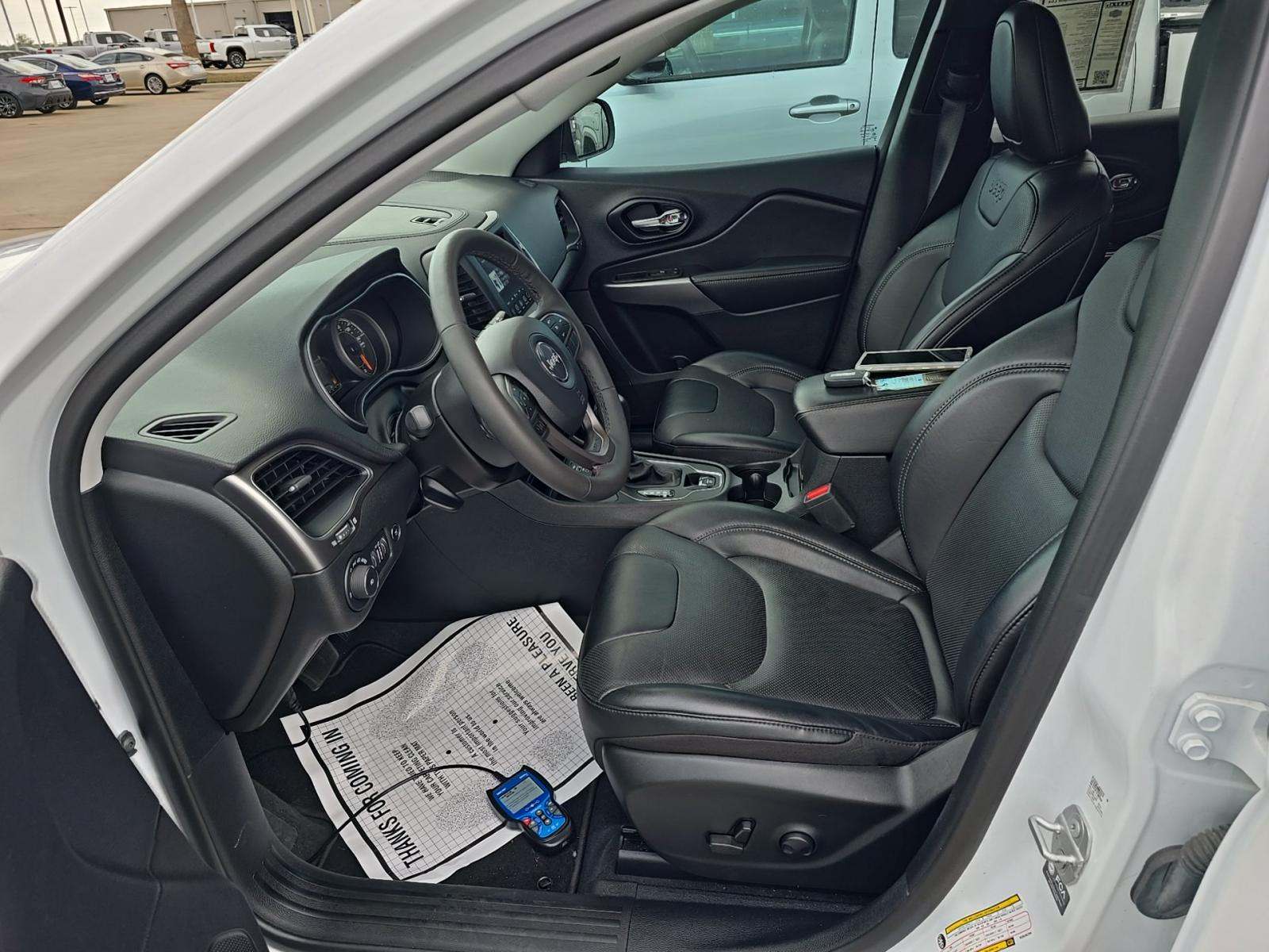 2022 Jeep Cherokee Latitude Lux AWD