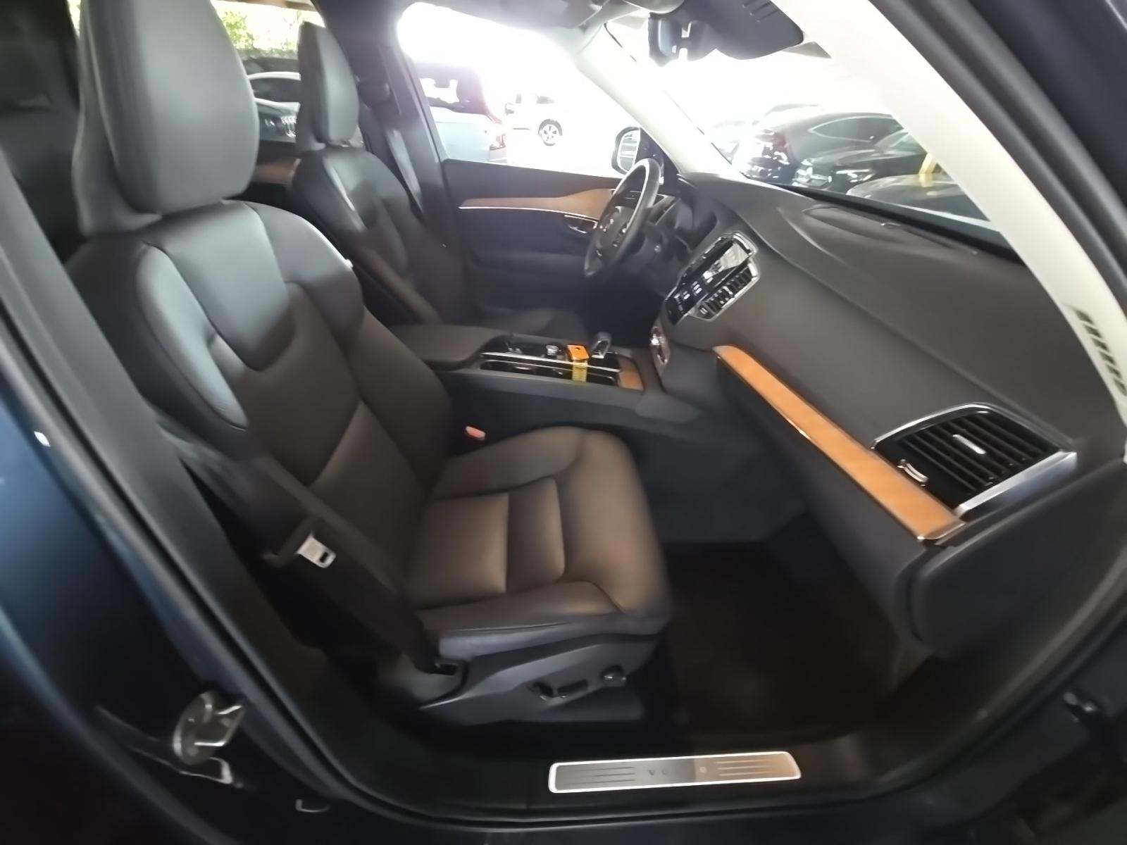 2025 Volvo XC90 B6 Plus AWD