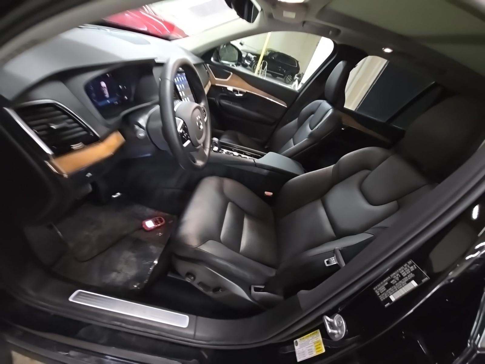 2025 Volvo XC90 B6 Plus AWD