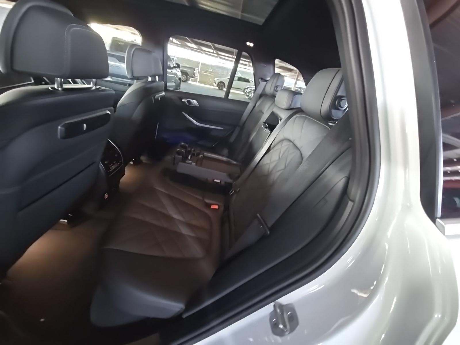 2025 BMW X5 sDrive40i RWD