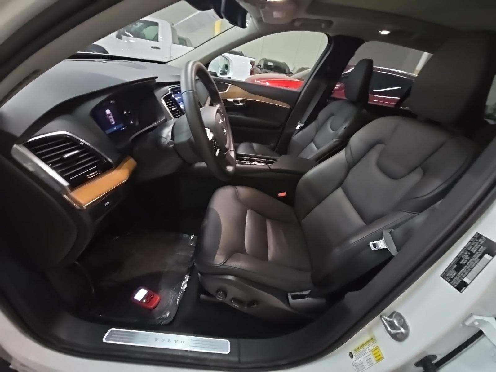 2025 Volvo XC90 B6 Plus AWD