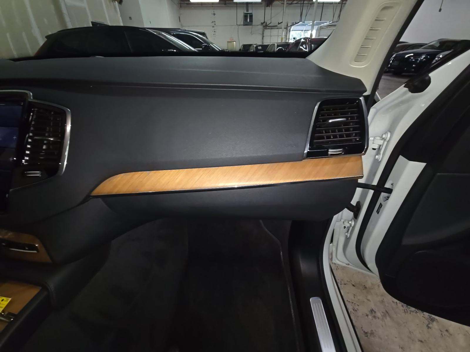 2025 Volvo XC90 B6 Plus AWD