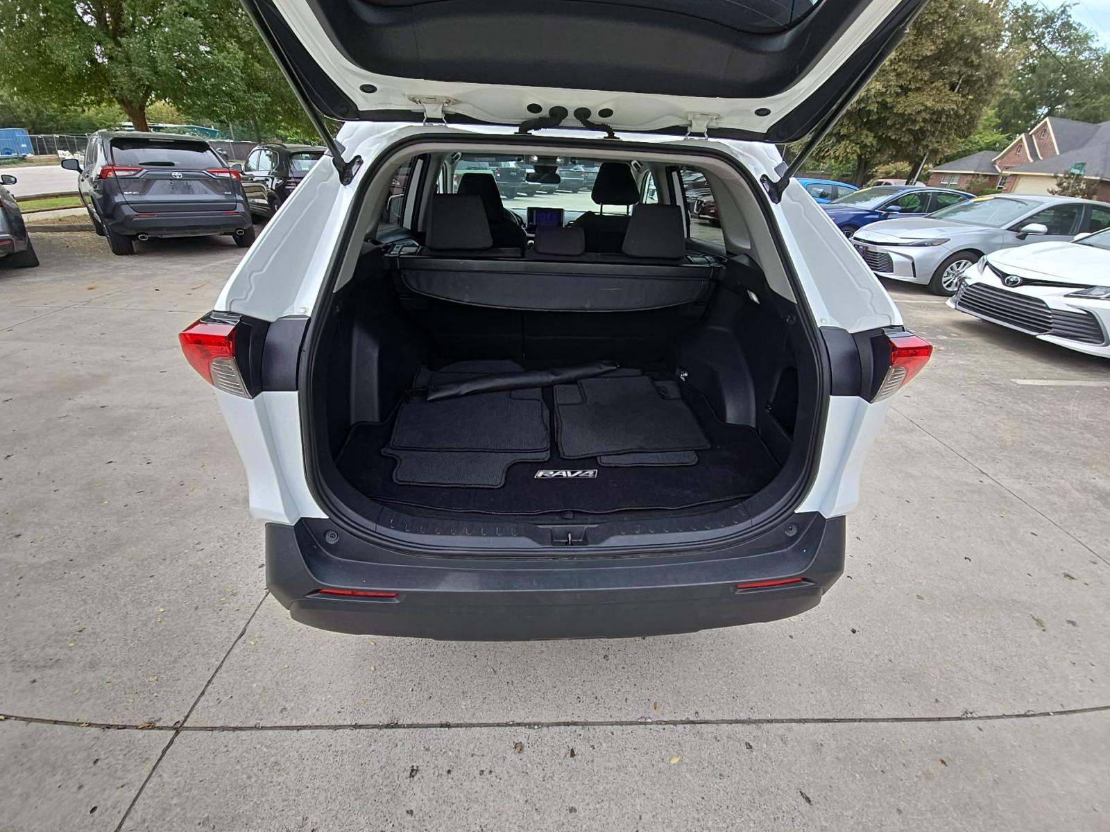 2024 Toyota RAV4 XLE AWD