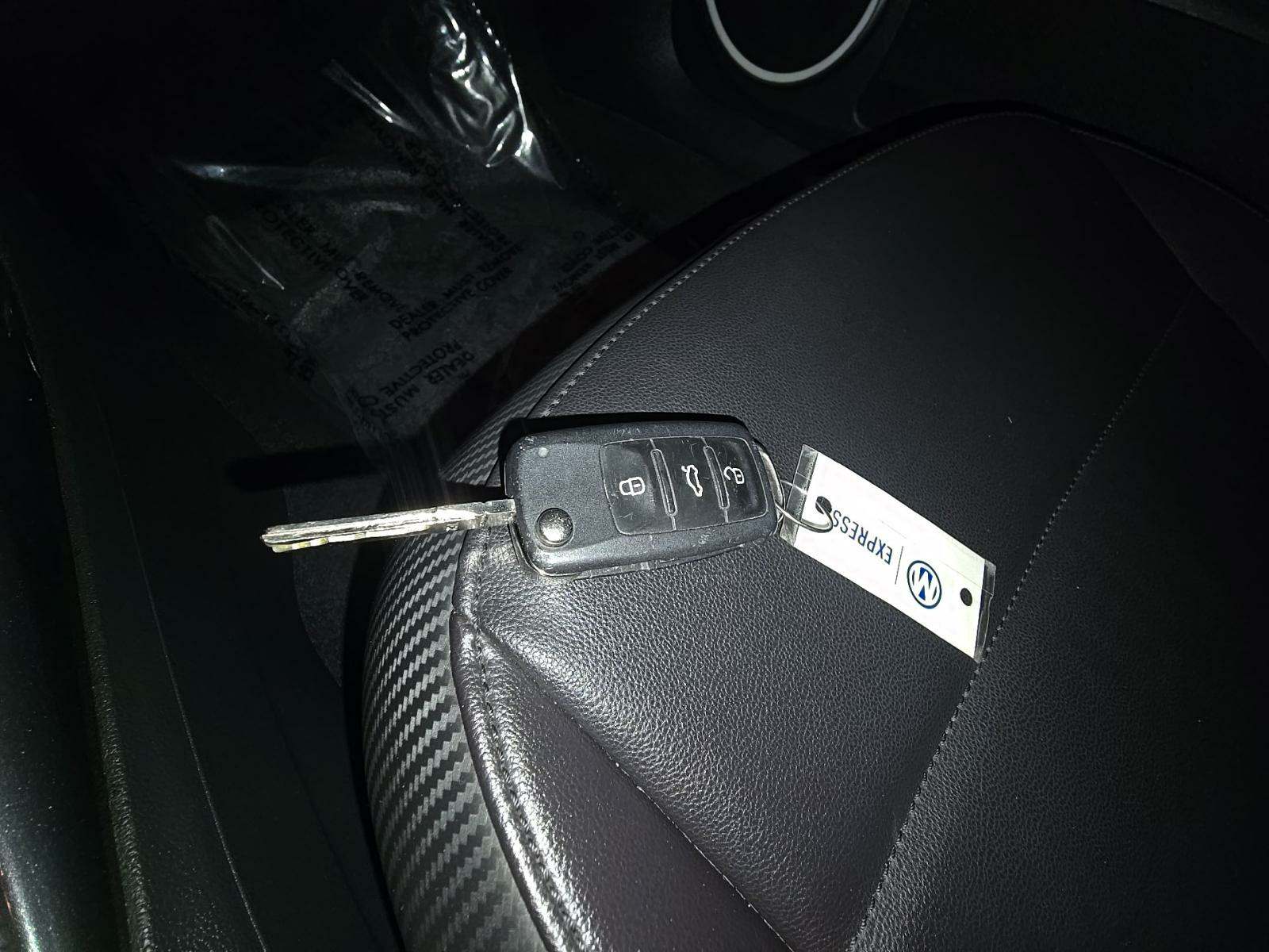 2017 Volkswagen Beetle 1.8T S FWD