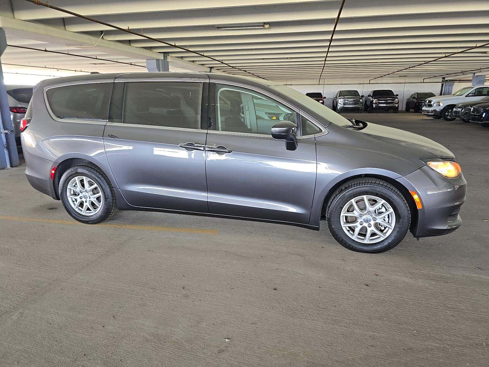 CHRYSLER VOYAGER - 4