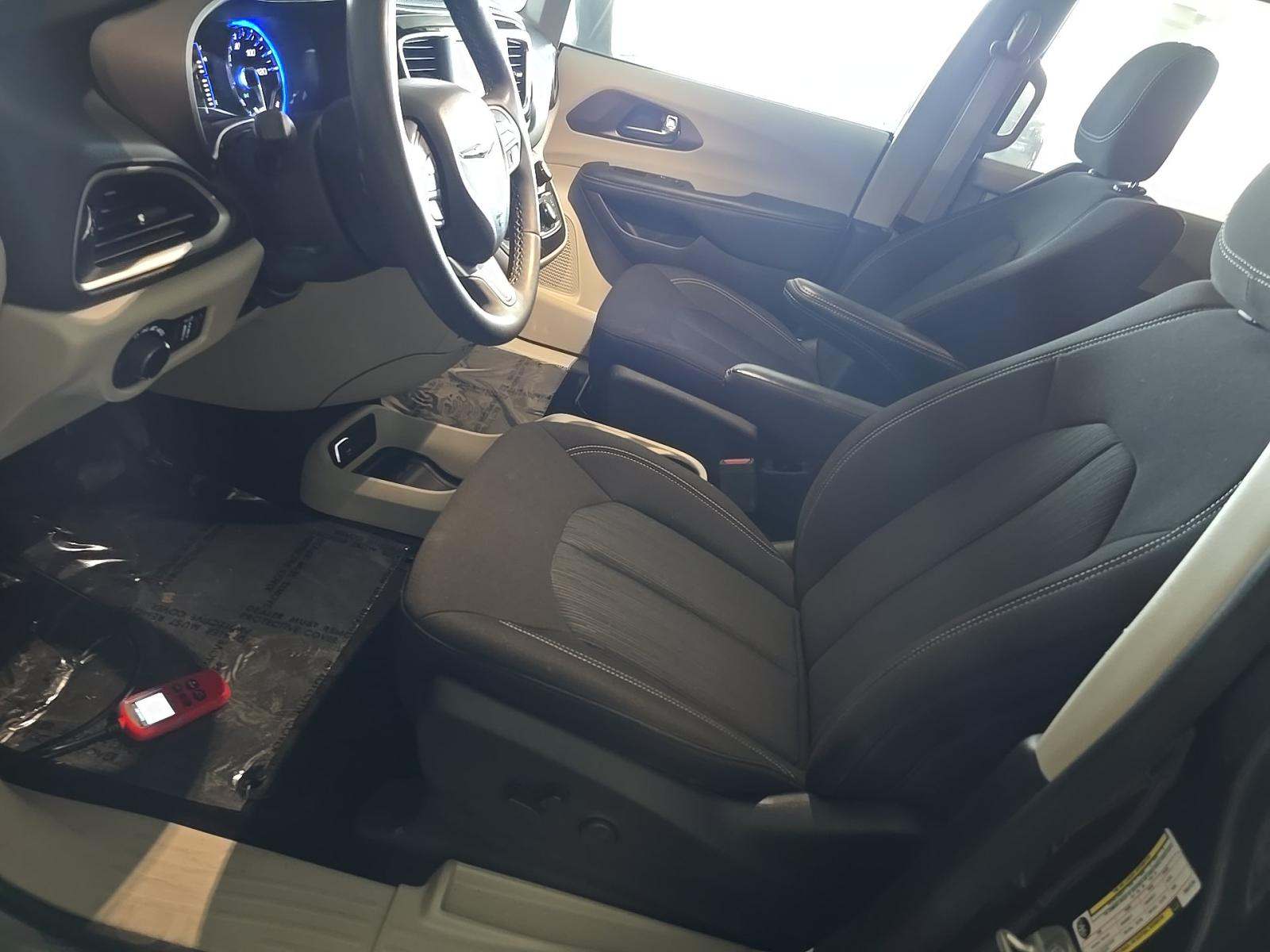 CHRYSLER VOYAGER - 6