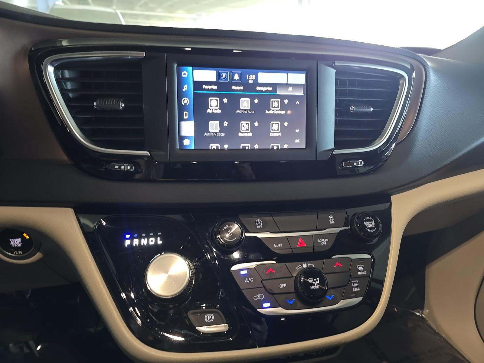CHRYSLER VOYAGER - 10