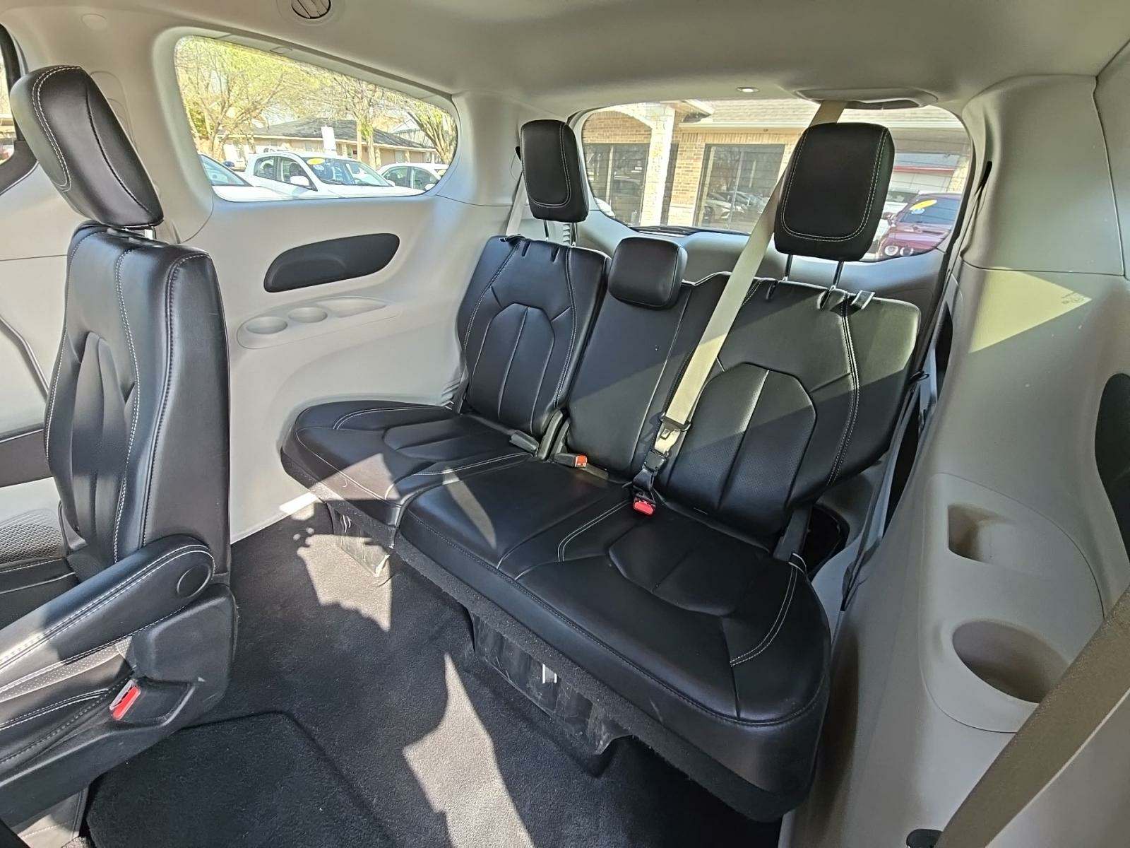 2023 Chrysler Pacifica Touring L FWD