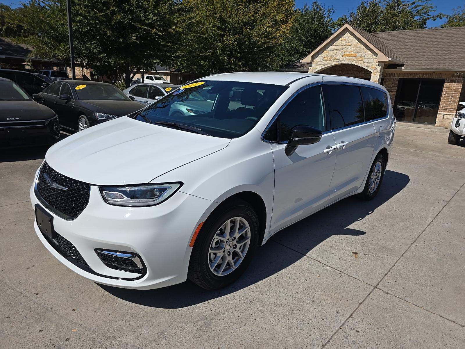 2025 Chrysler Pacifica Select FWD