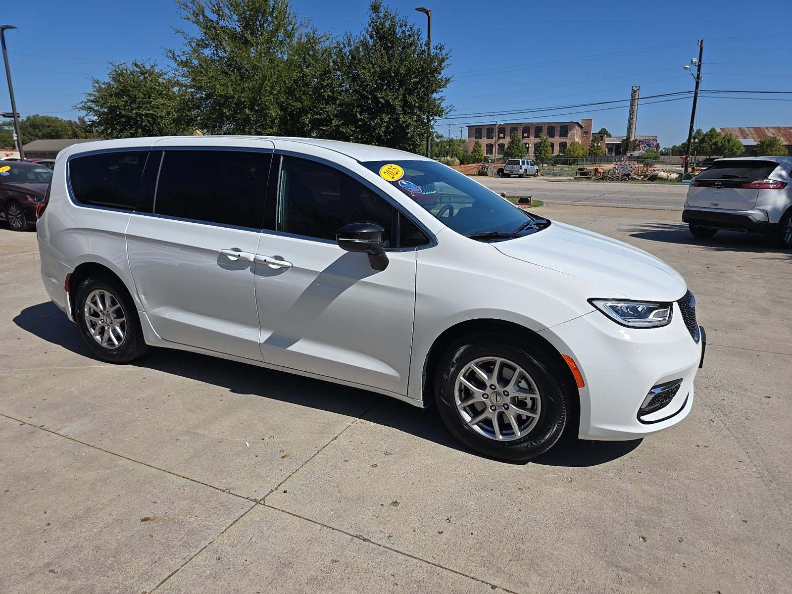 2025 Chrysler Pacifica Select FWD