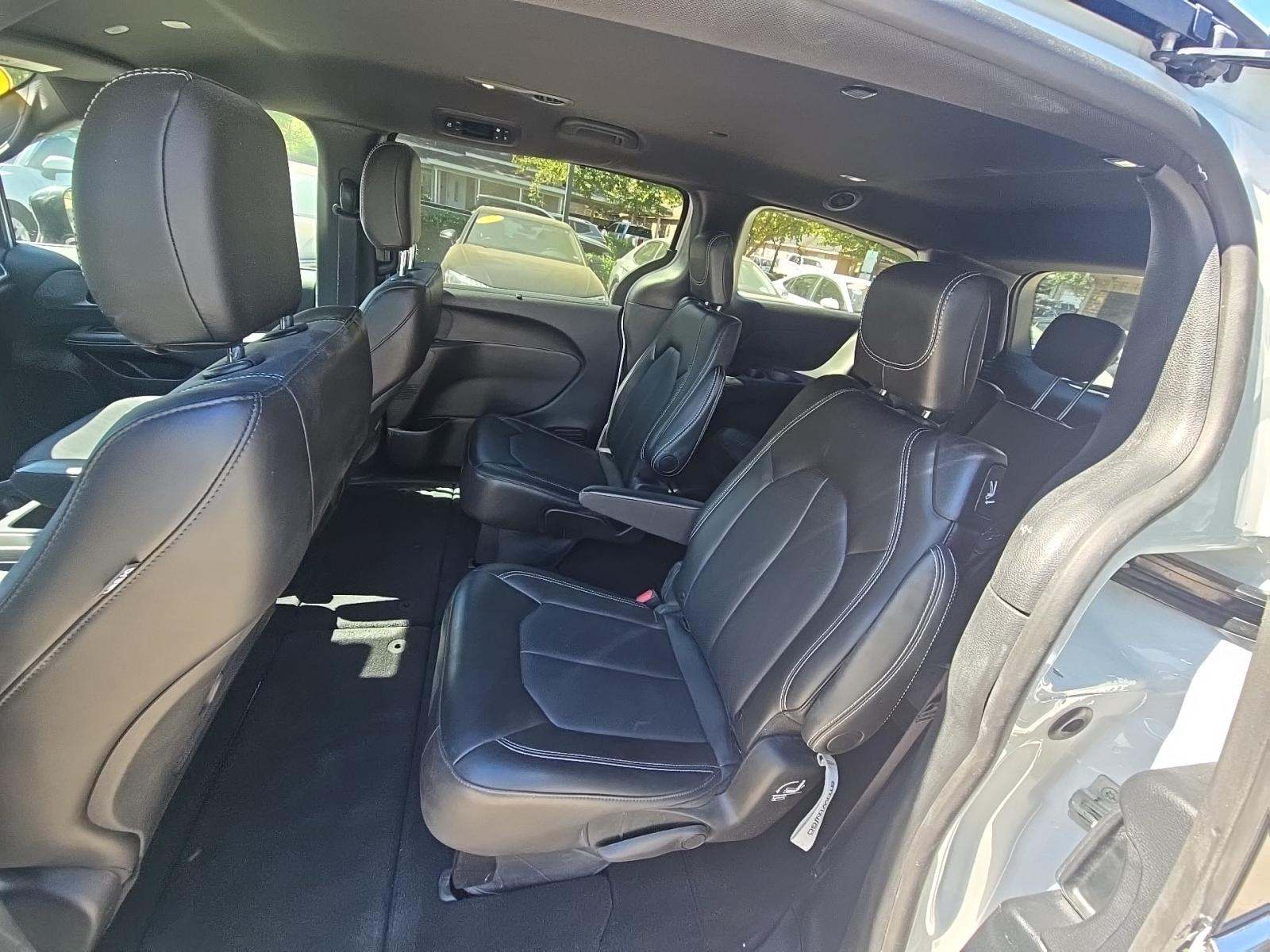 2025 Chrysler Pacifica Select FWD