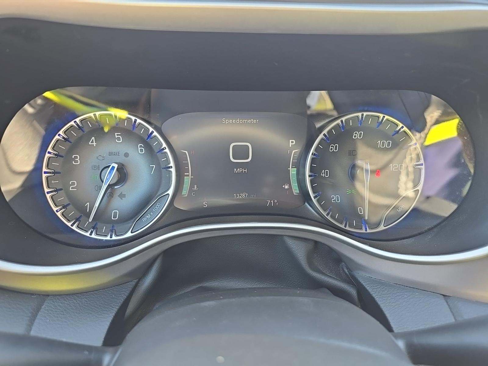 2025 Chrysler Pacifica Select FWD