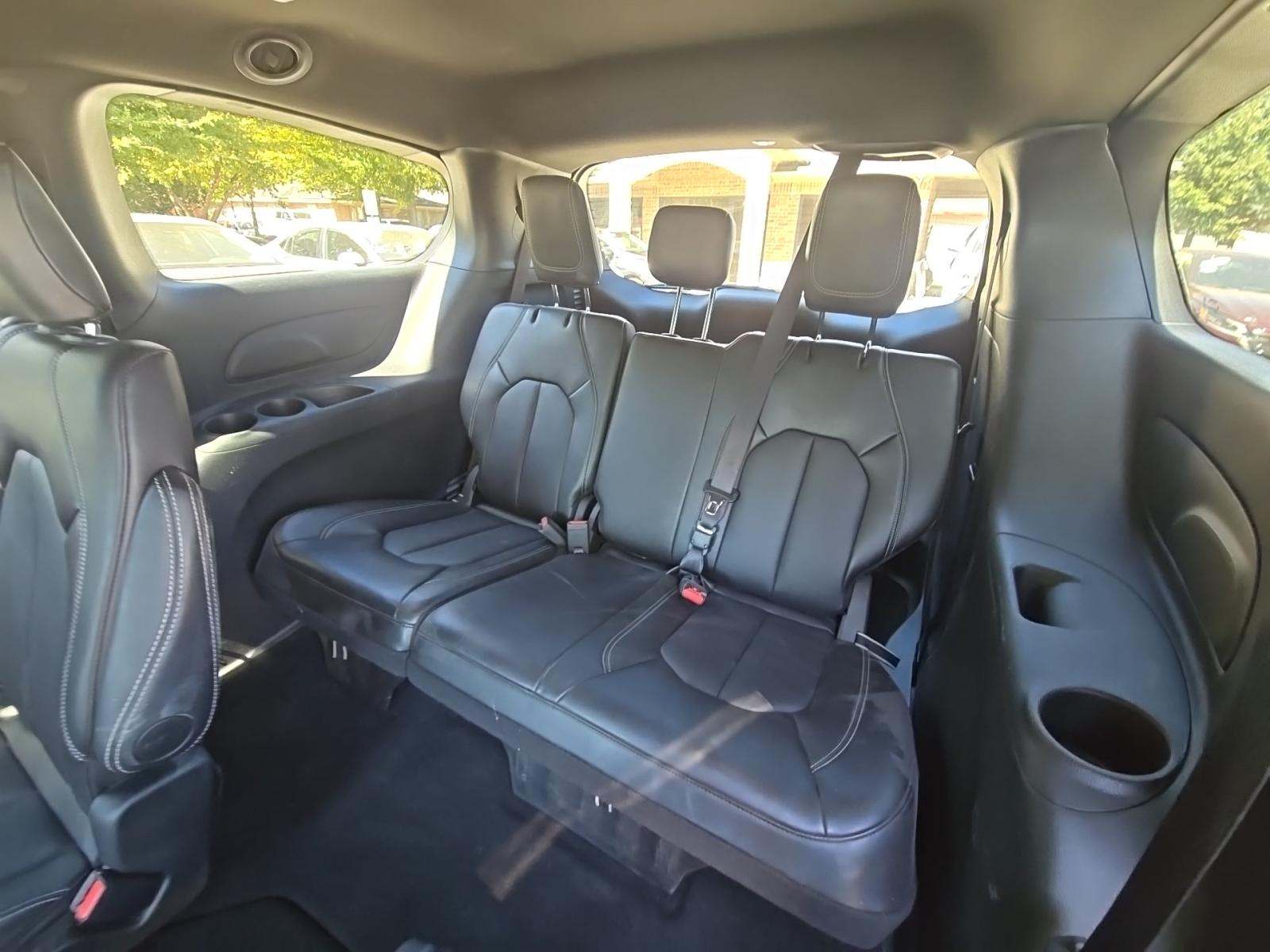 2025 Chrysler Pacifica Select FWD