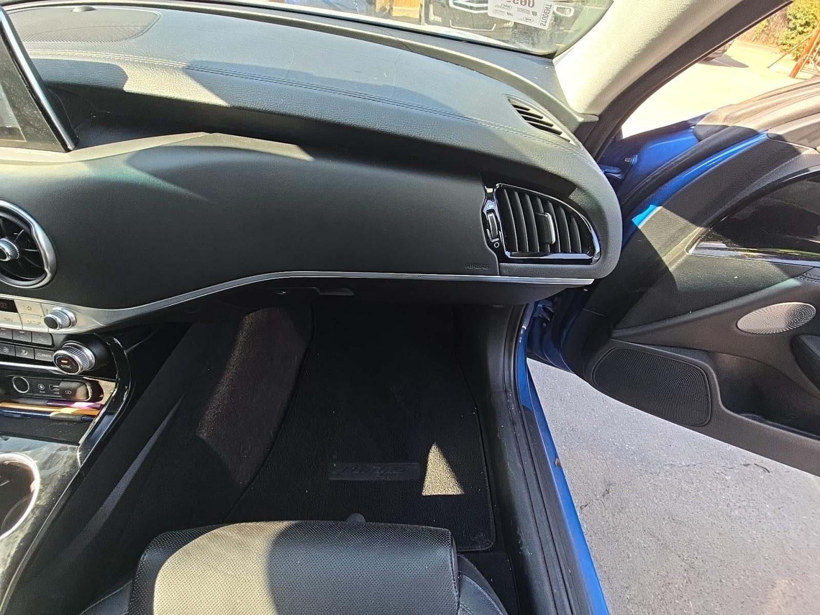 2018 Kia Stinger Premium RWD