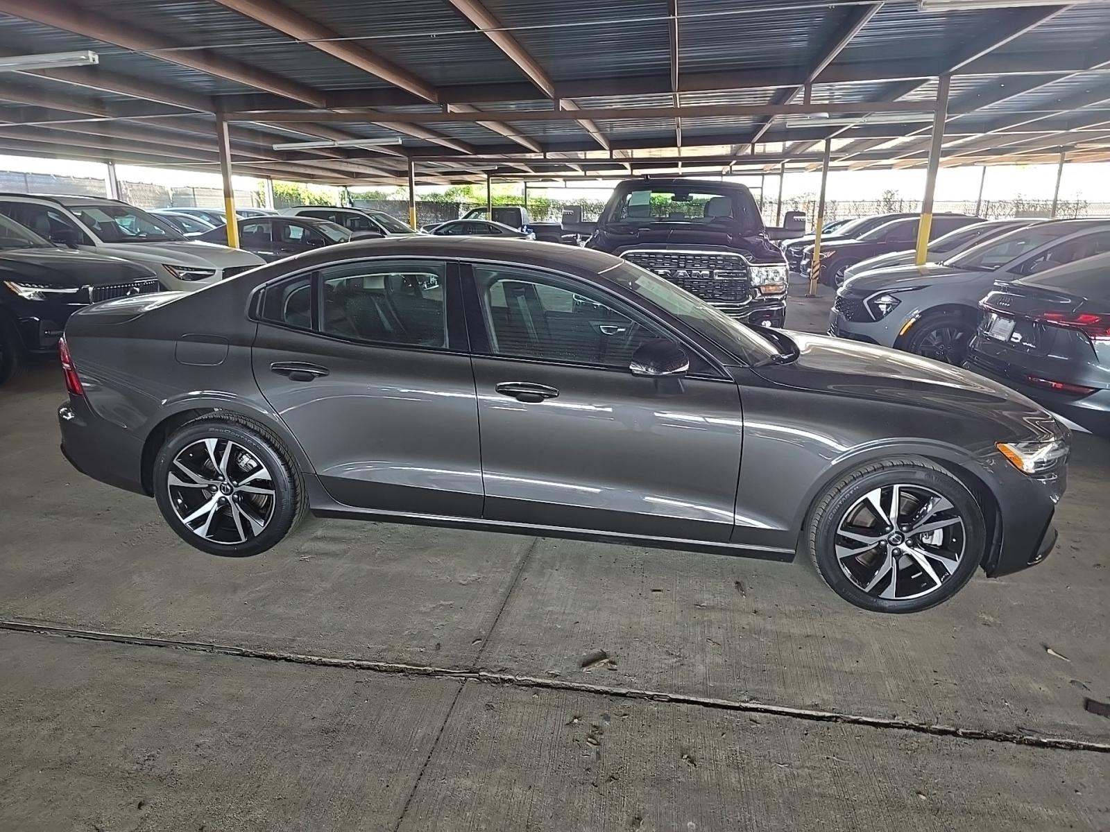 2025 Volvo S60 B5 Core AWD