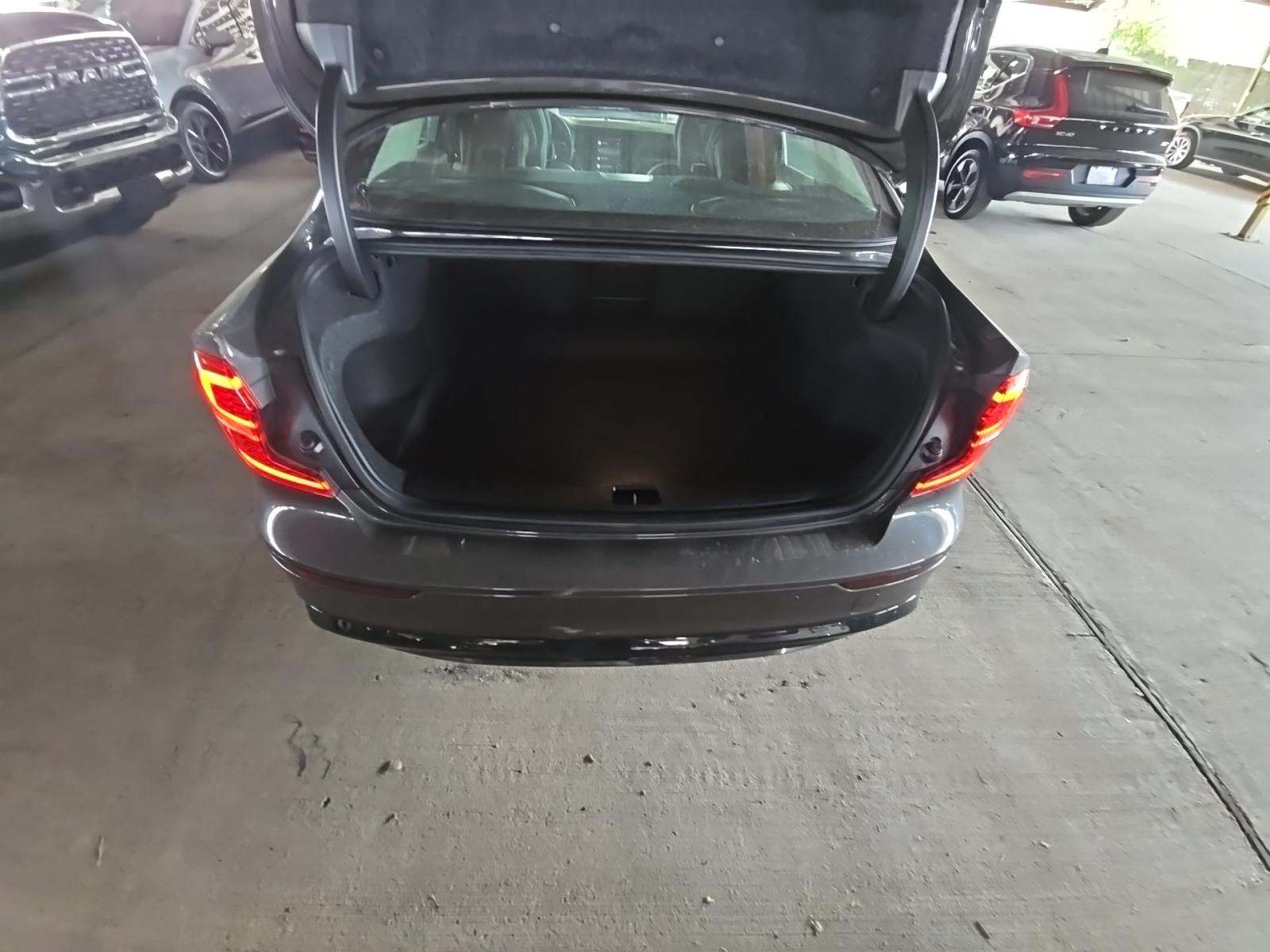 2025 Volvo S60 B5 Core AWD