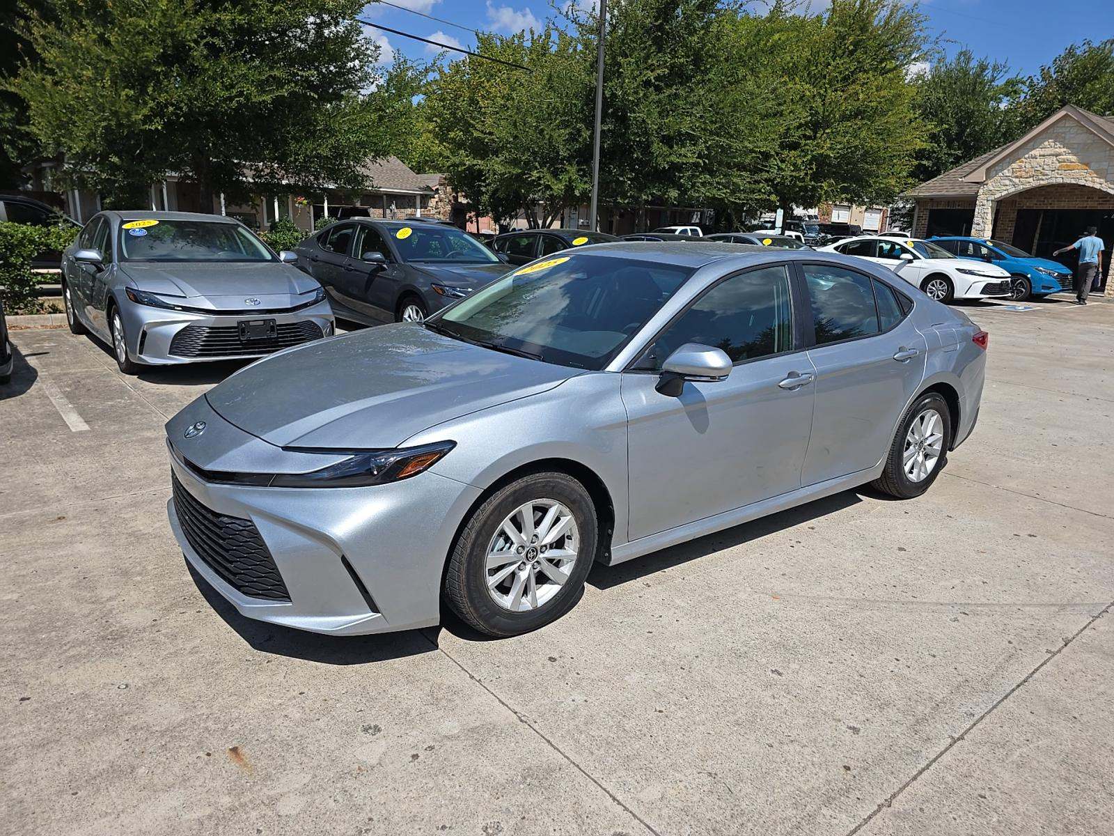 2025 Toyota Camry LE FWD