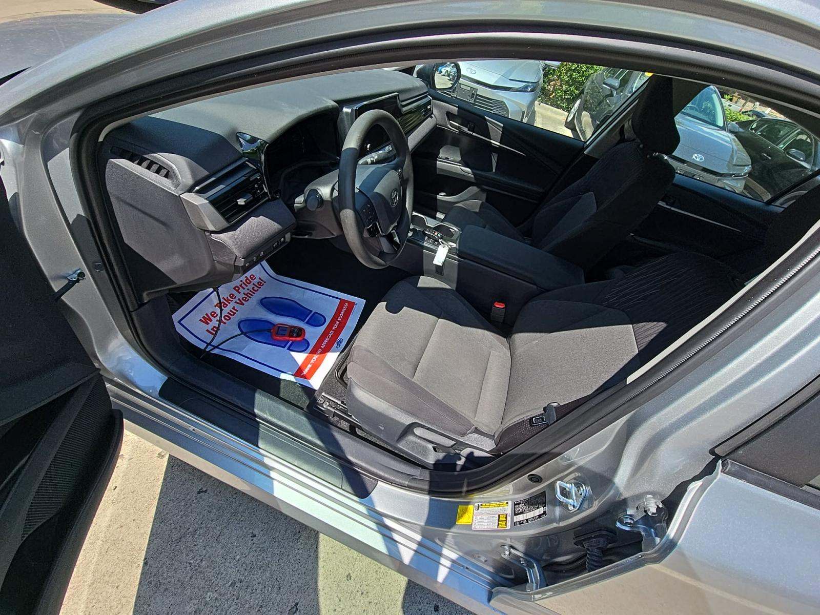 2025 Toyota Camry LE FWD