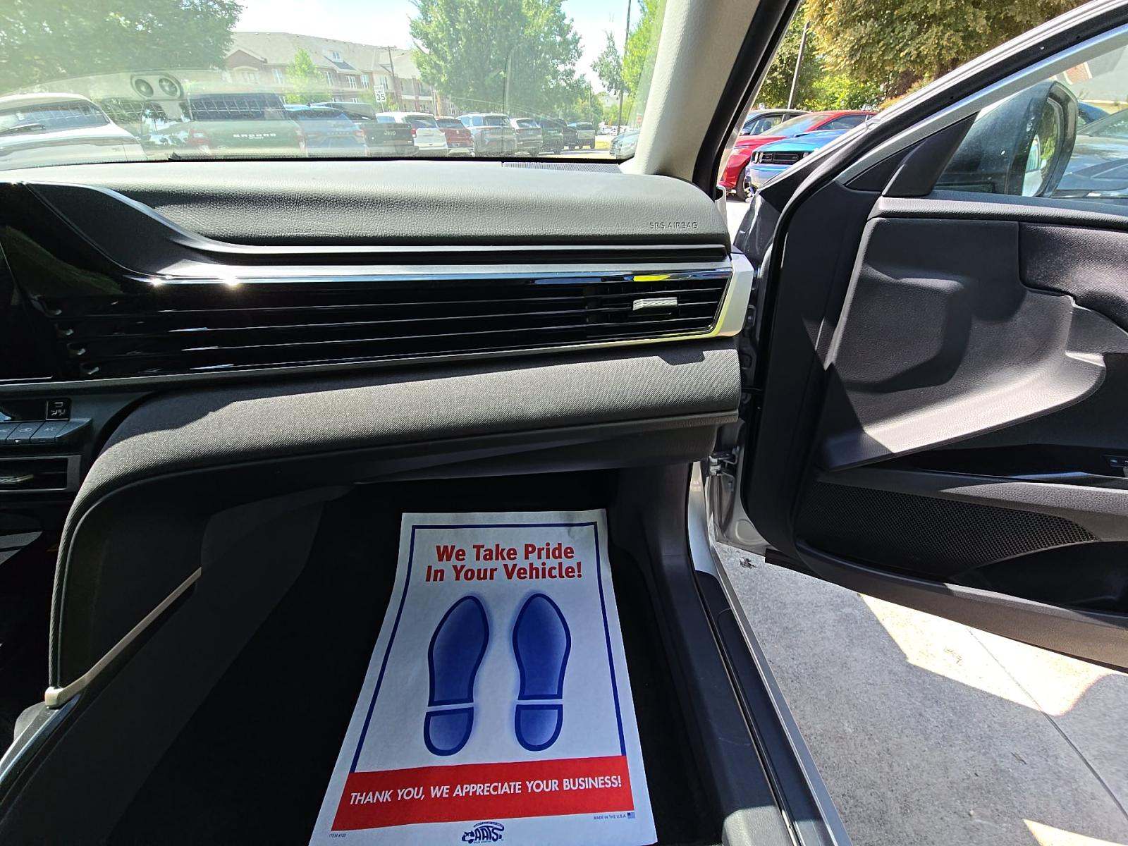 2025 Toyota Camry LE FWD