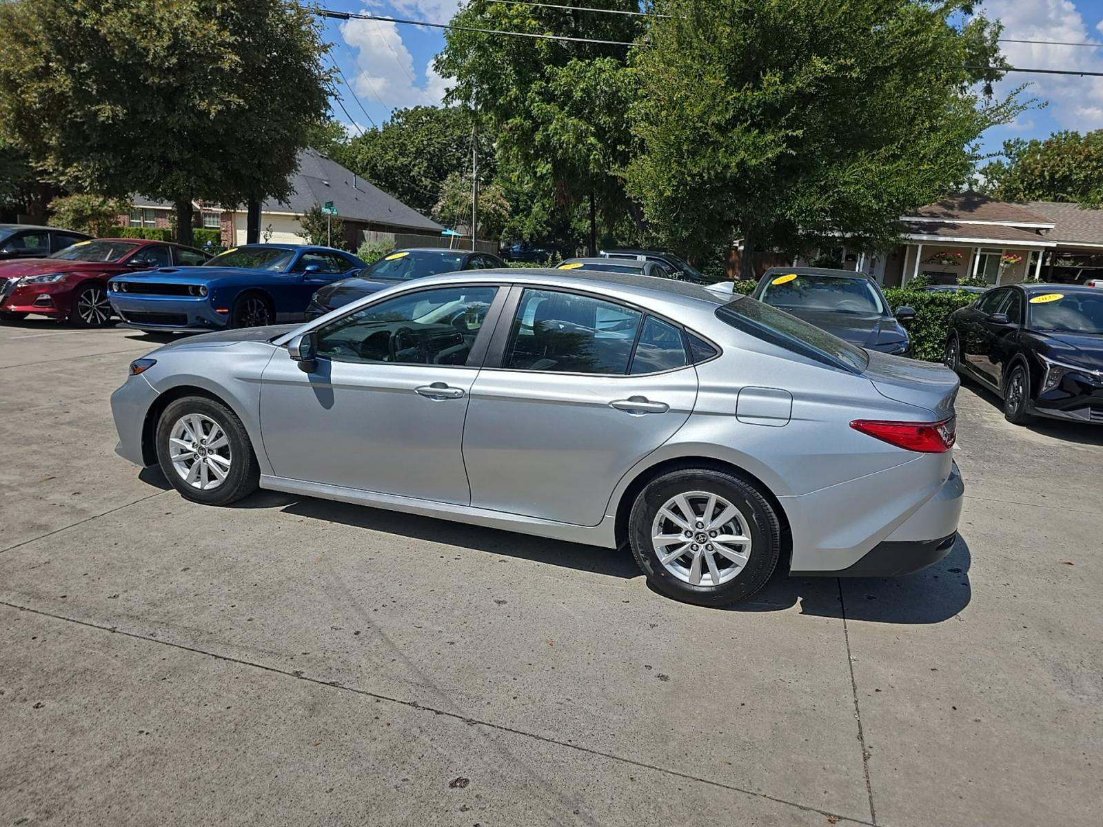 2025 Toyota Camry LE FWD