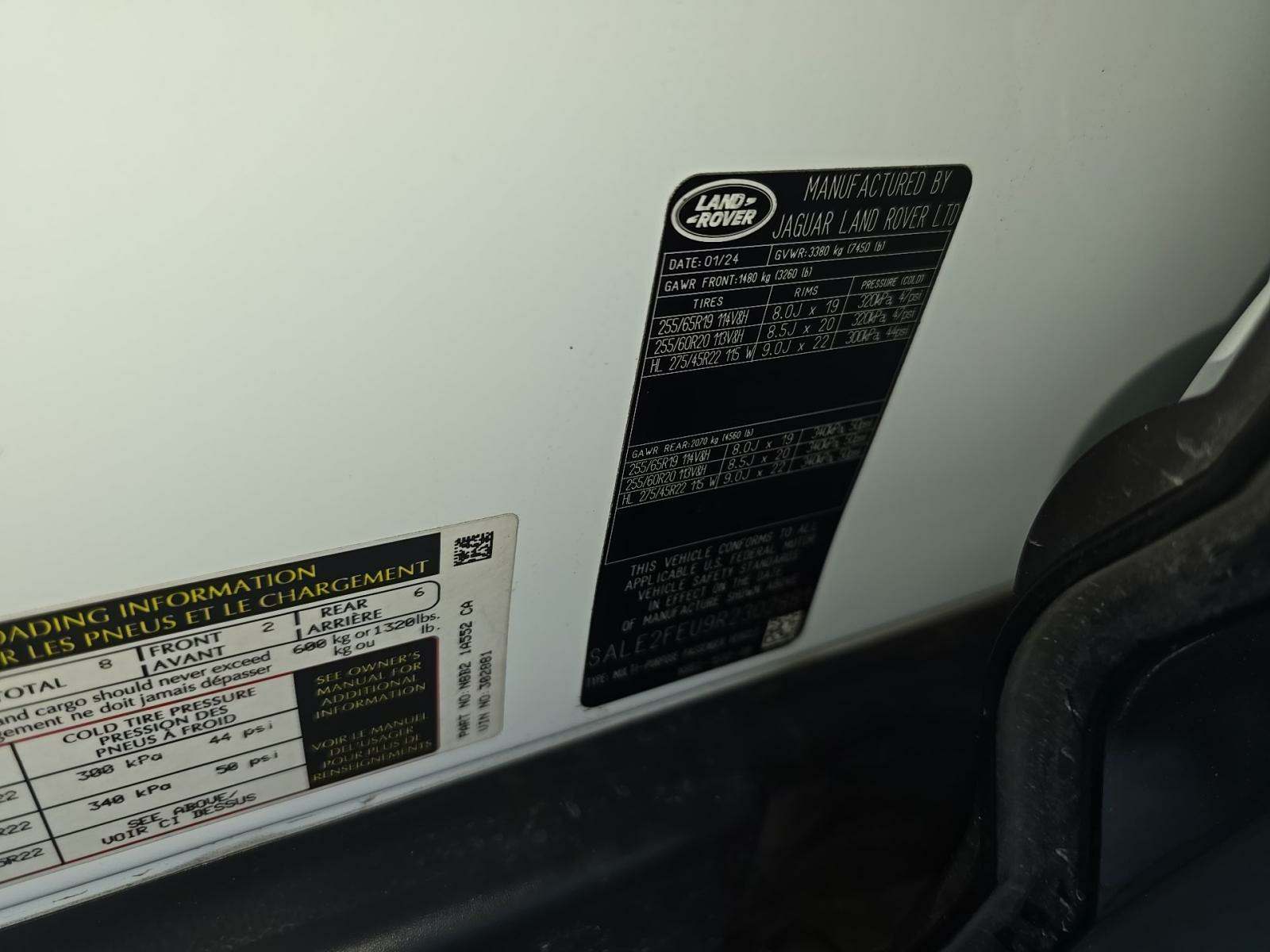 2024 Land Rover Defender 130 X-Dynamic SE AWD