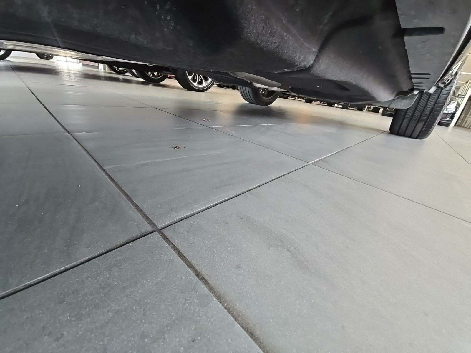 2024 Land Rover Defender 130 X-Dynamic SE AWD