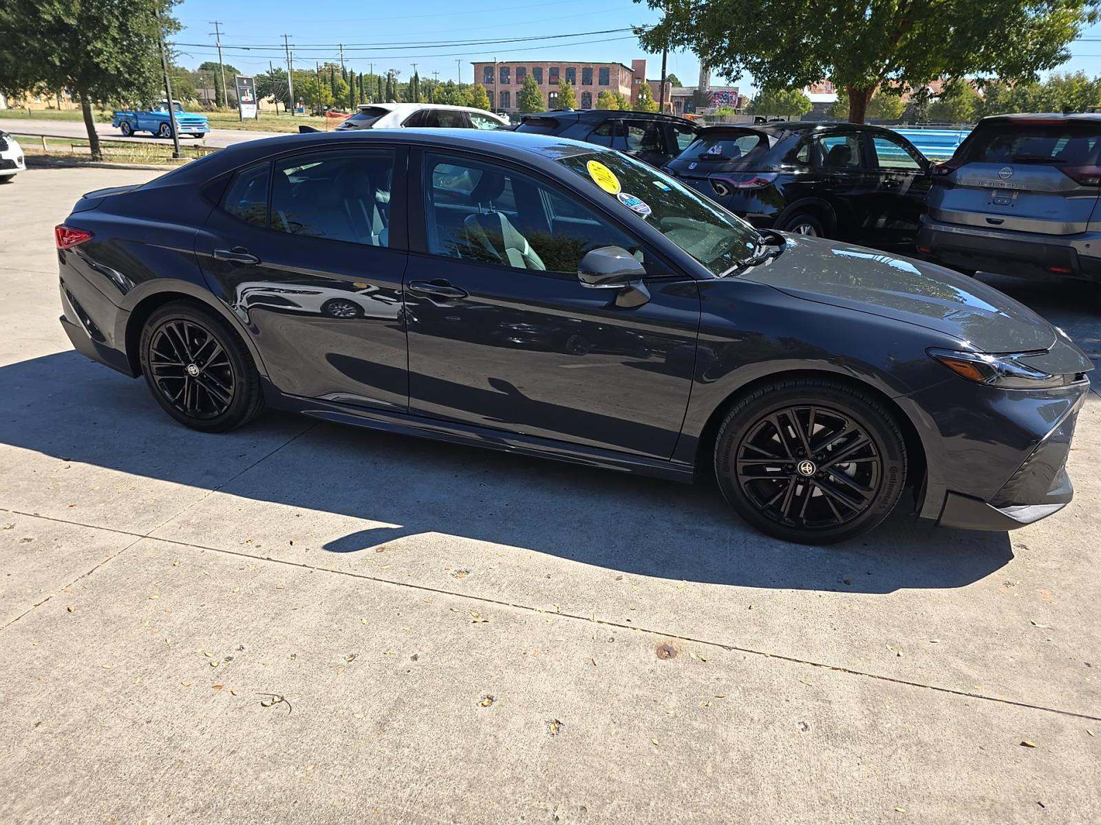 2025 Toyota Camry SE FWD