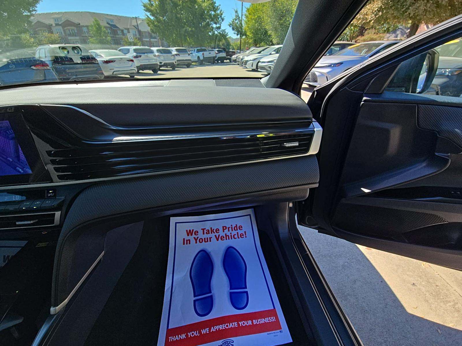 2025 Toyota Camry SE FWD