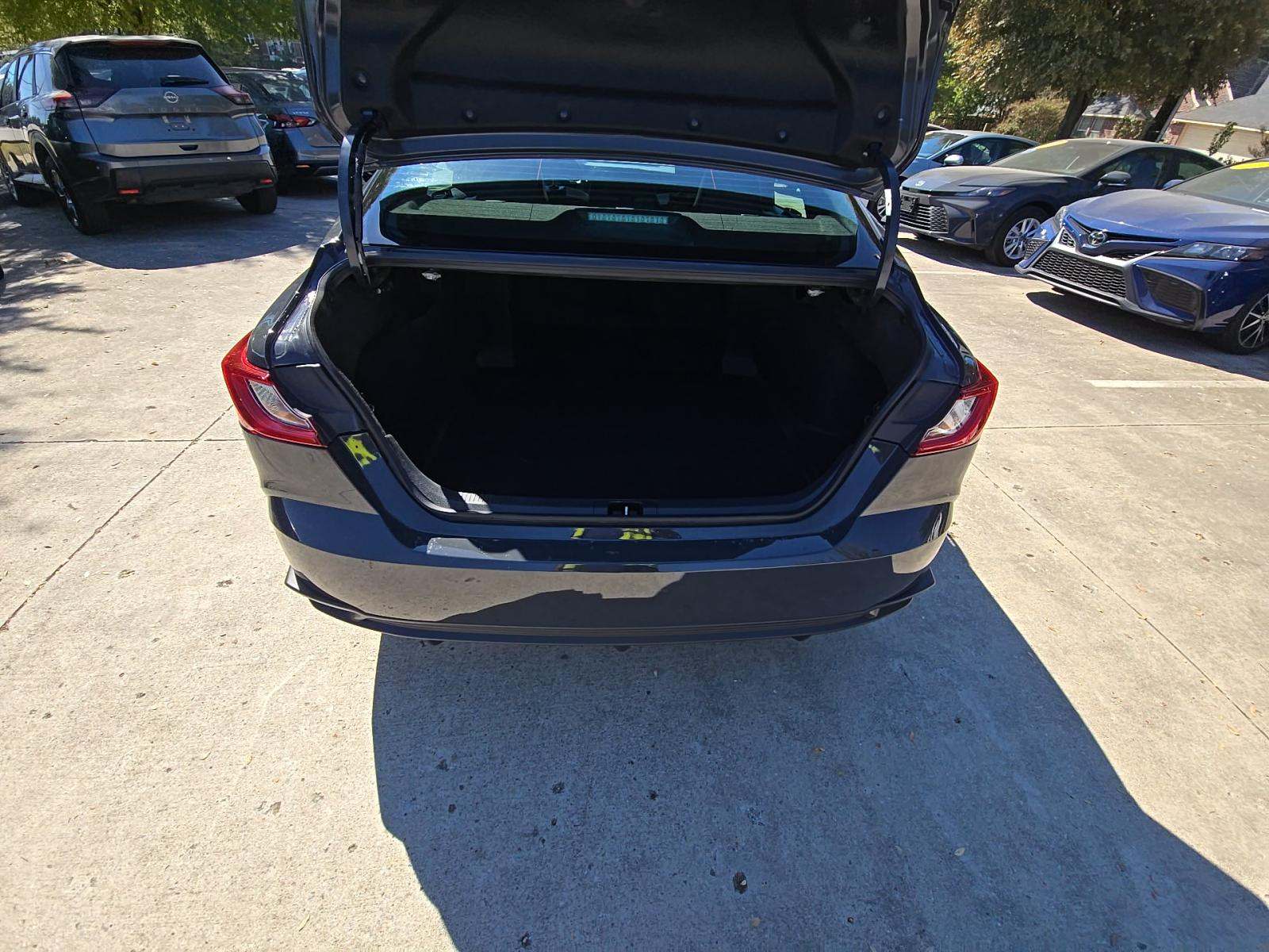 2025 Toyota Camry SE FWD