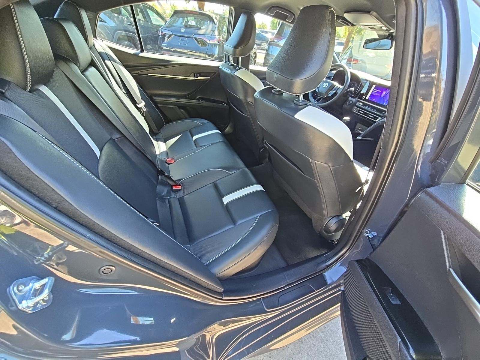 2025 Toyota Camry SE FWD