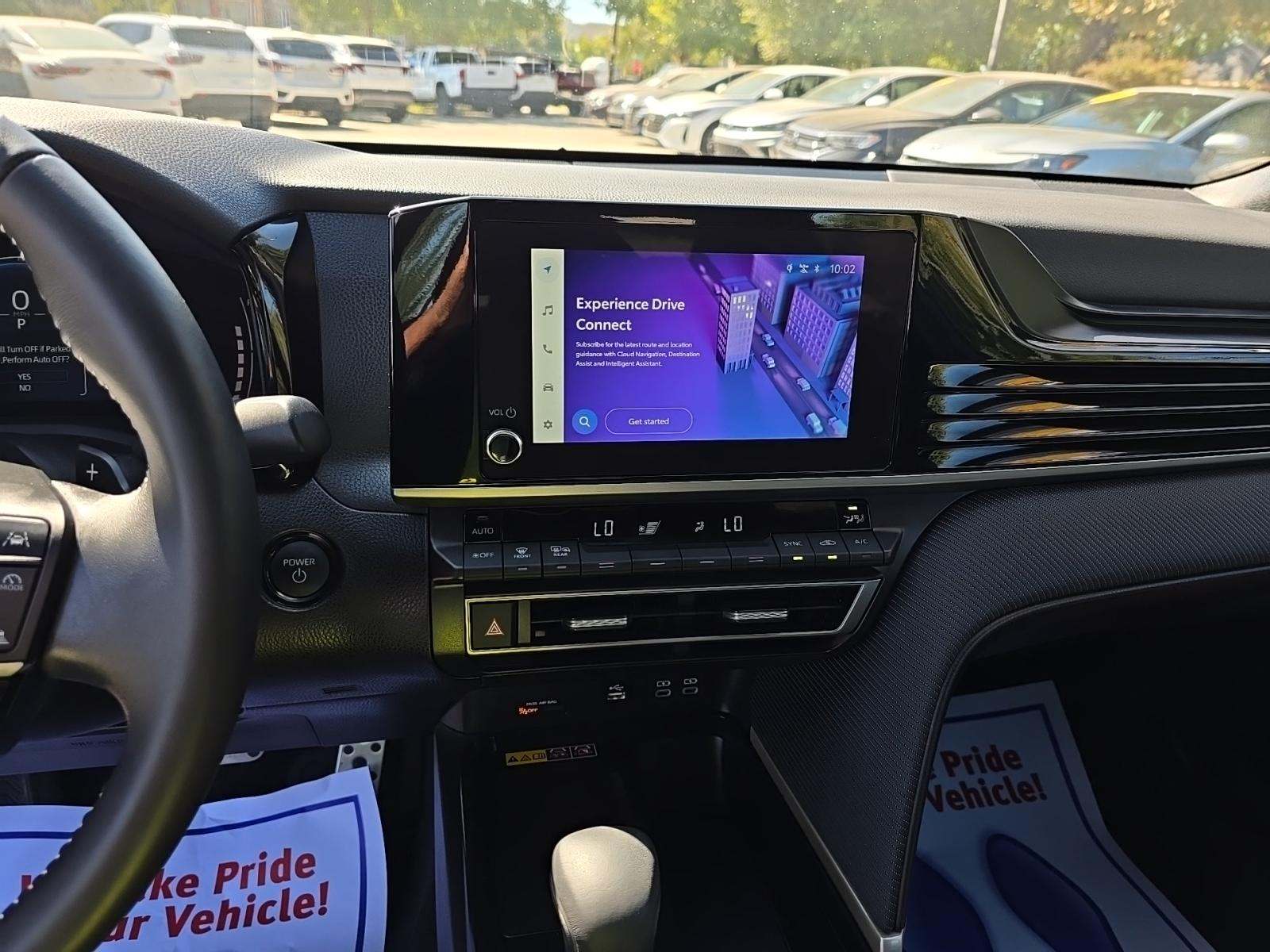 2025 Toyota Camry SE FWD