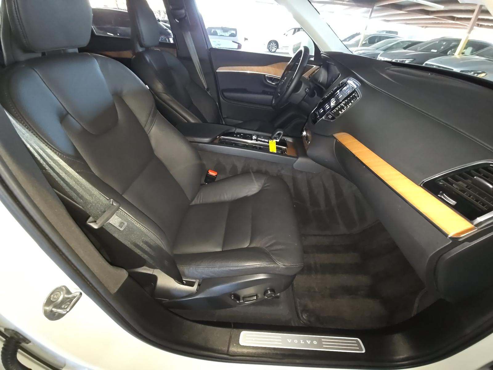 2025 Volvo XC90 B6 Plus AWD