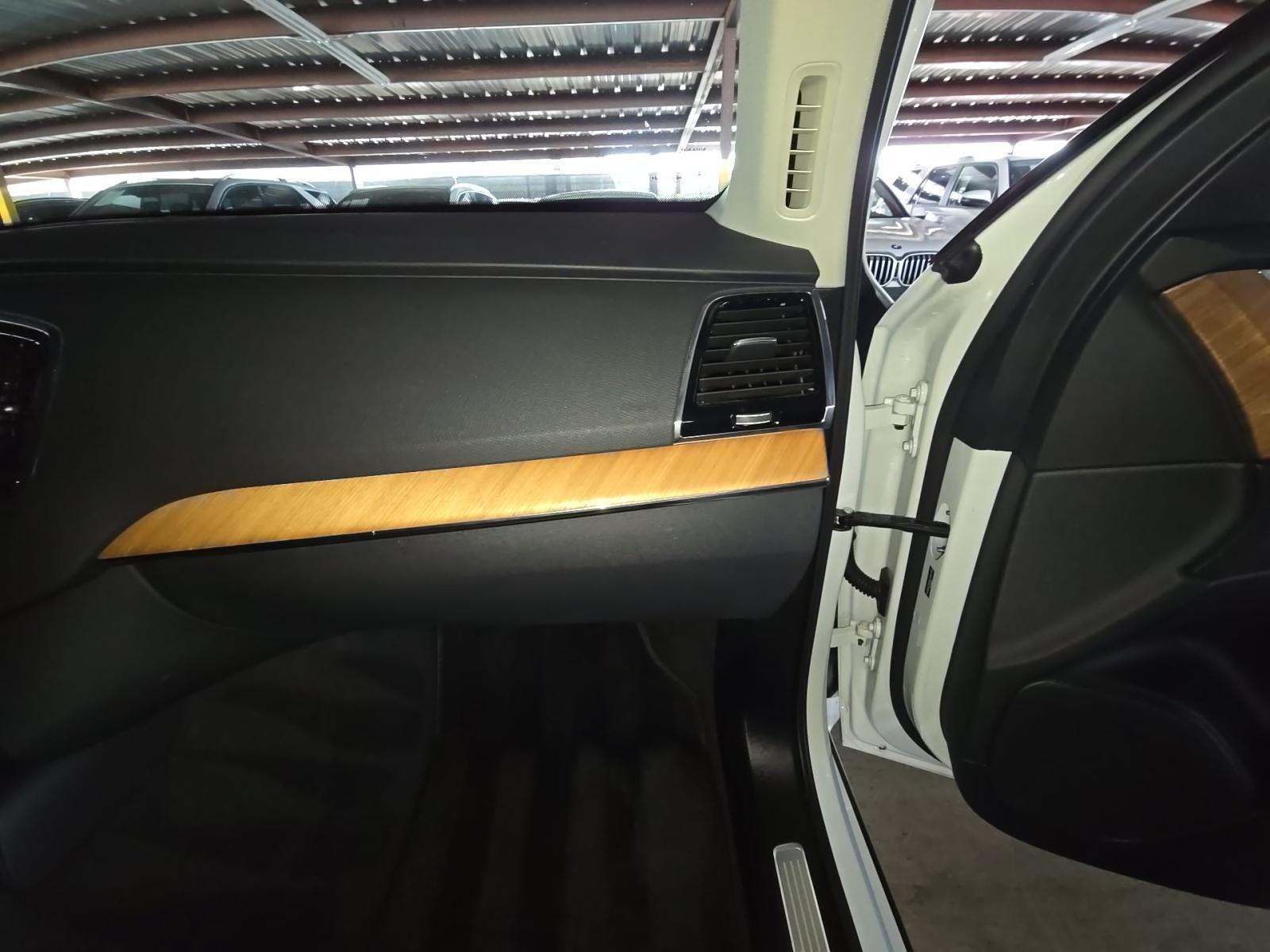 2025 Volvo XC90 B6 Plus AWD