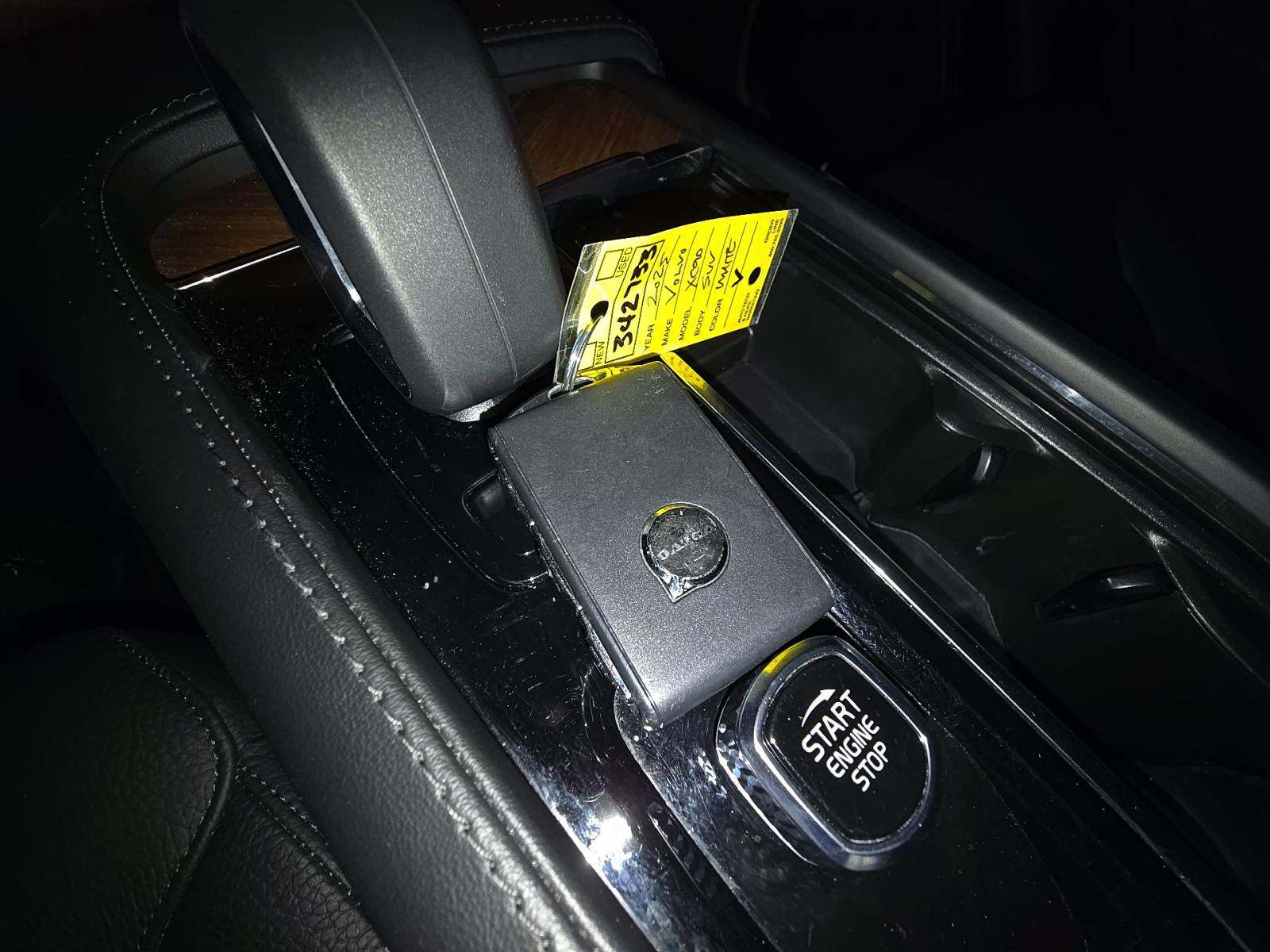 2025 Volvo XC90 B6 Plus AWD