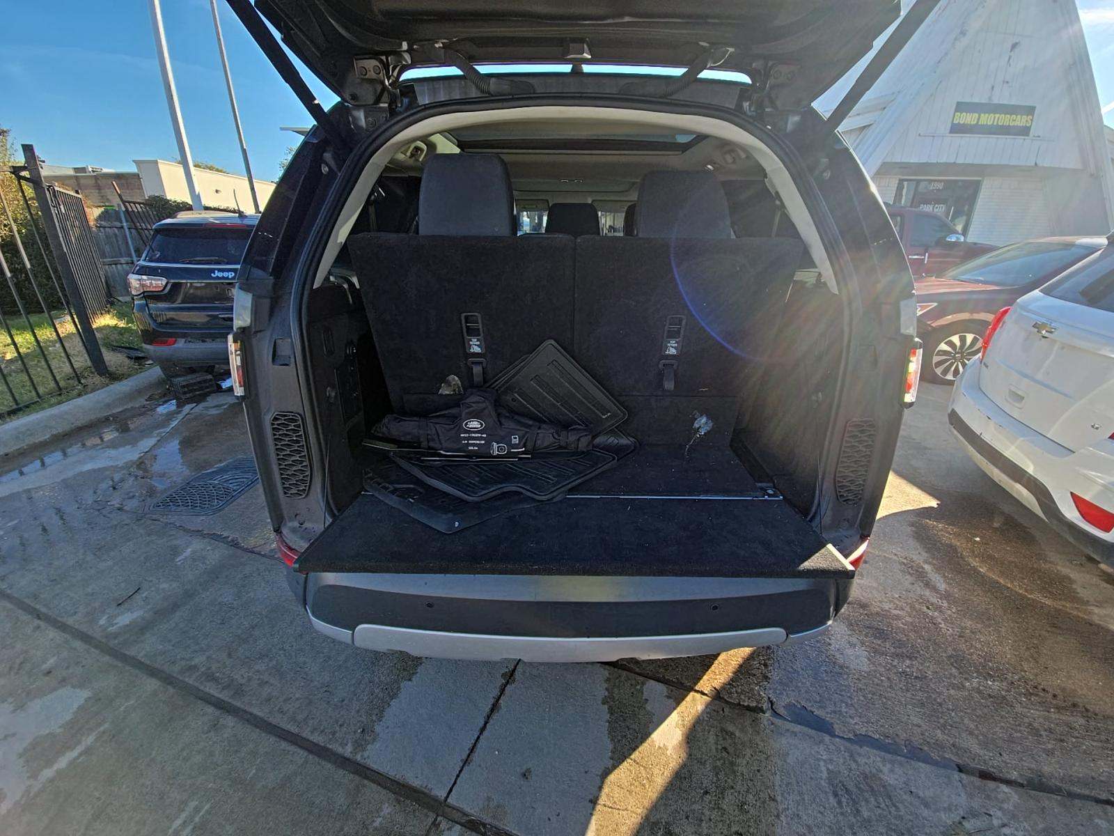 2017 Land Rover Discovery HSE AWD