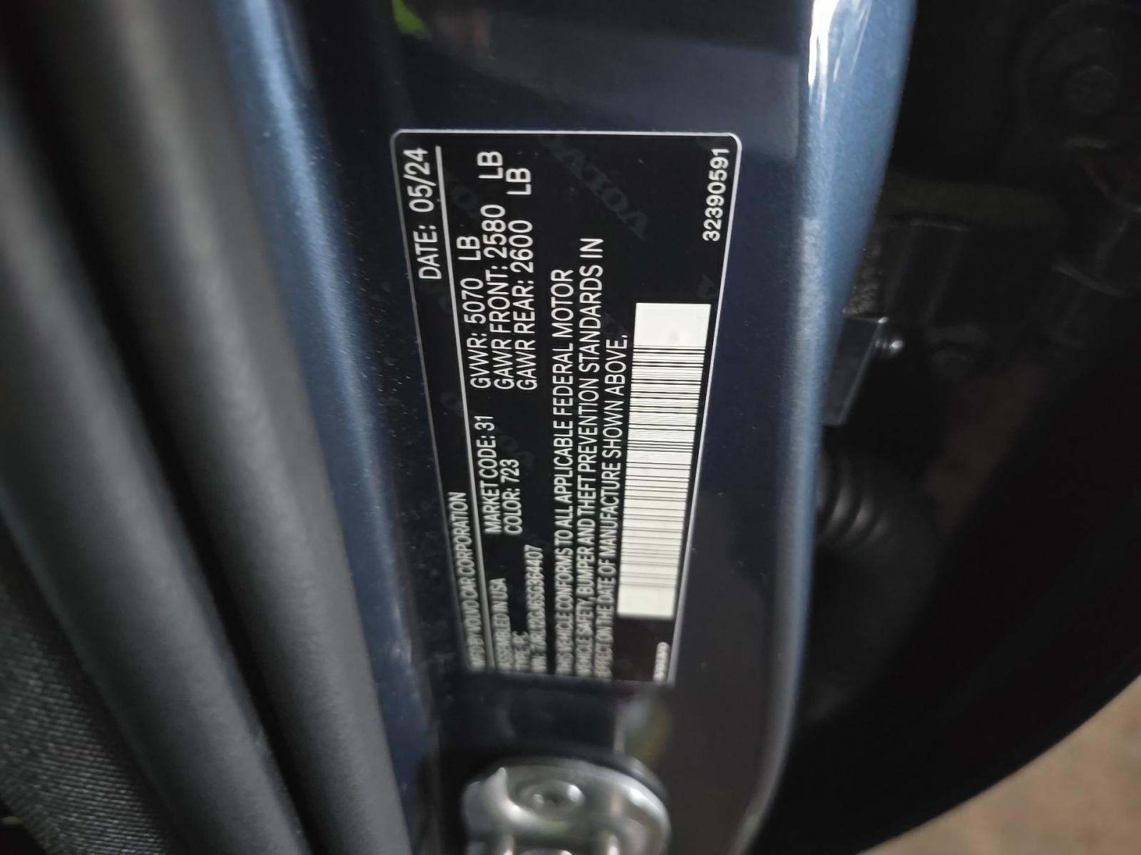 2025 Volvo S60 B5 Core AWD