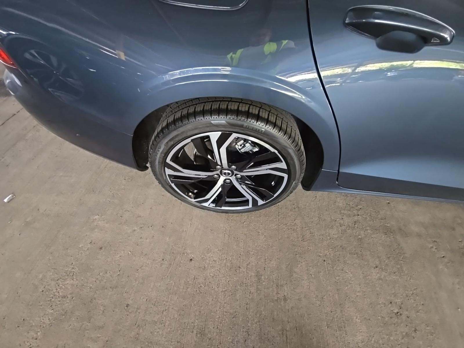 2025 Volvo S60 B5 Core AWD