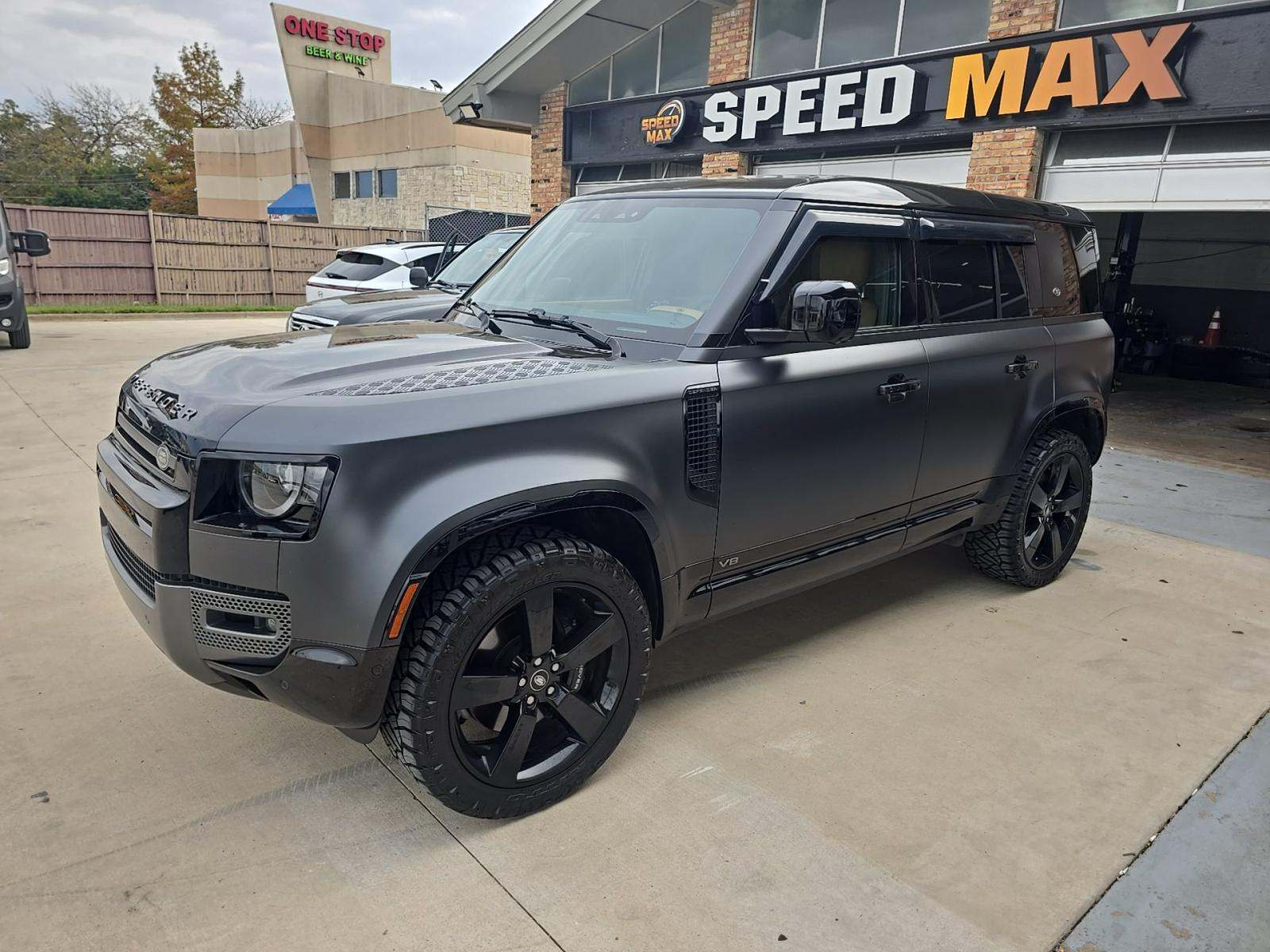 2023 Land Rover Defender 110 V8 AWD