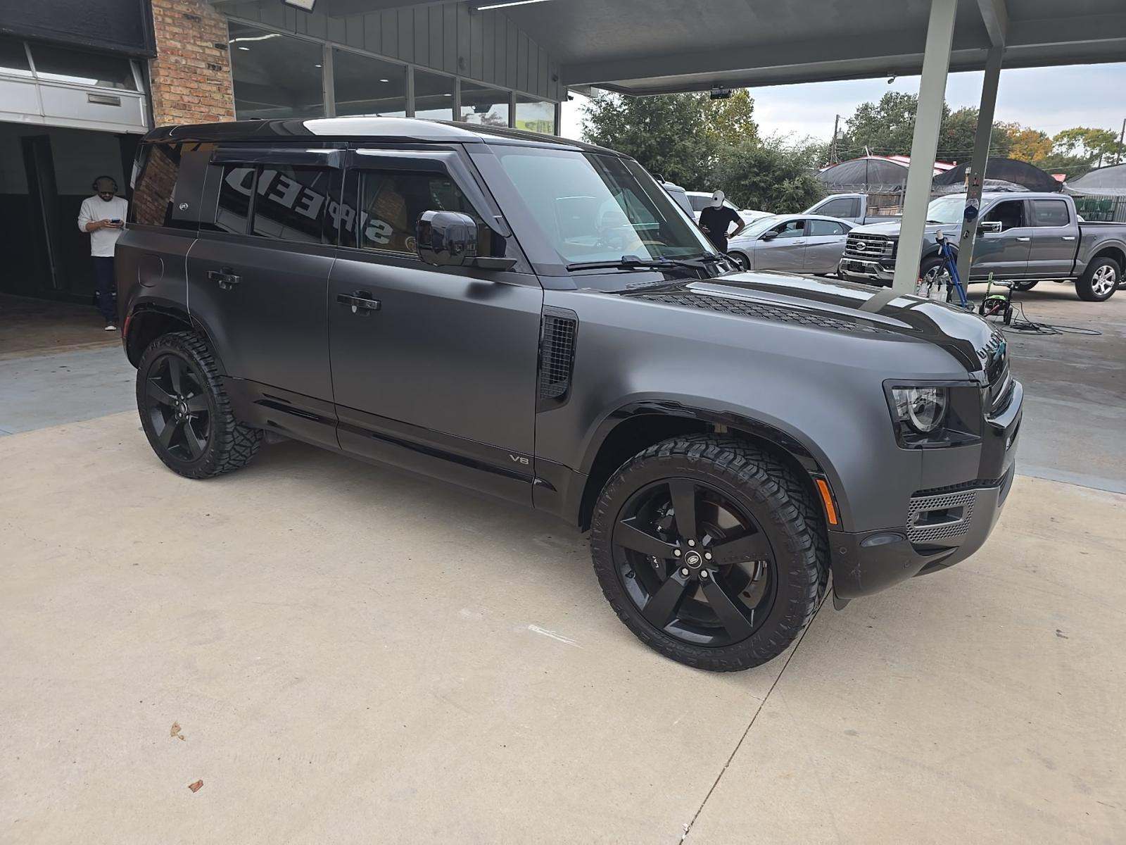 2023 Land Rover Defender 110 V8 AWD