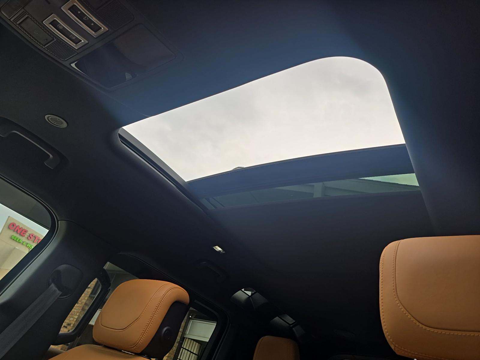 2023 Land Rover Defender 110 V8 AWD