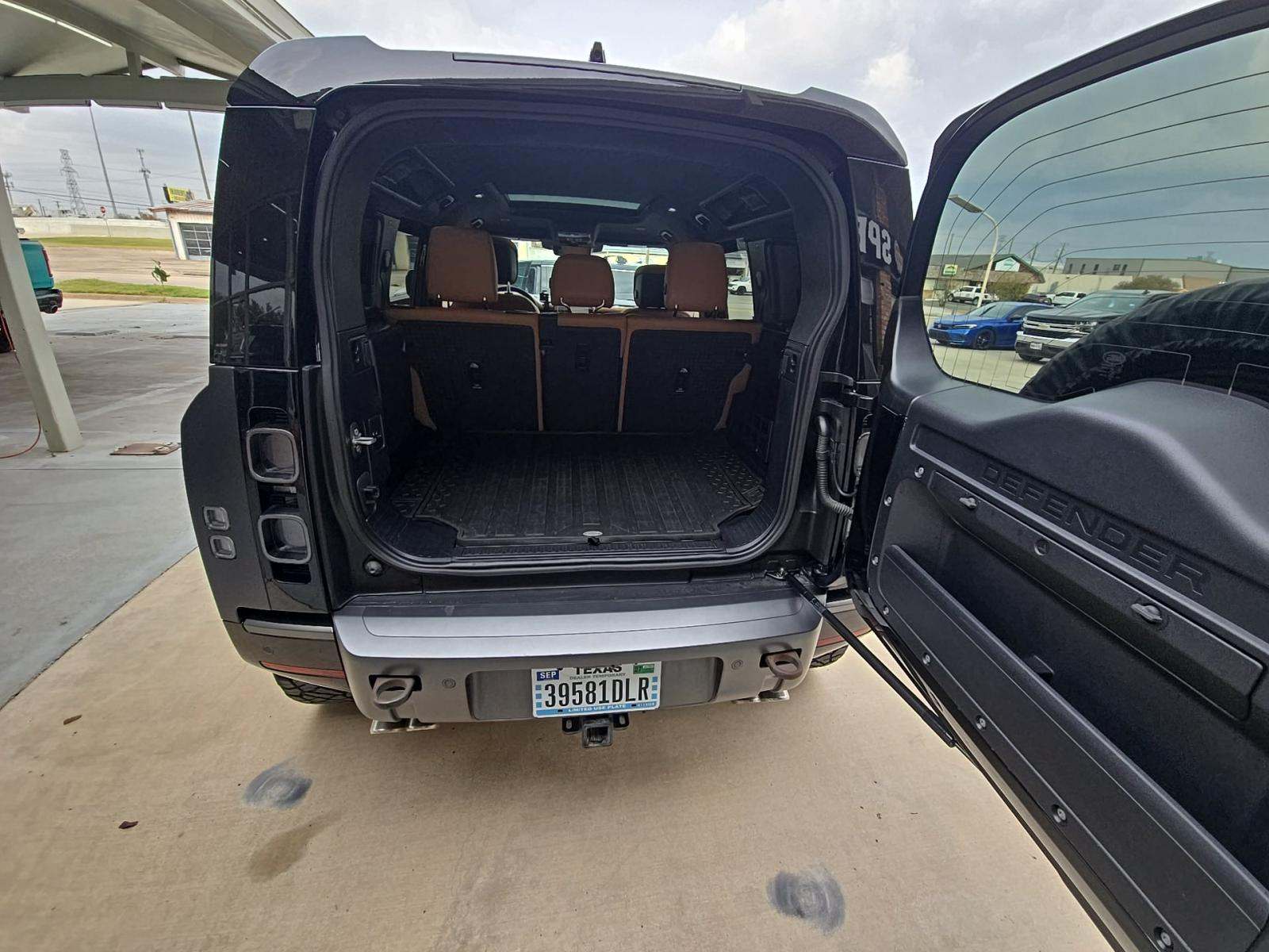 2023 Land Rover Defender 110 V8 AWD