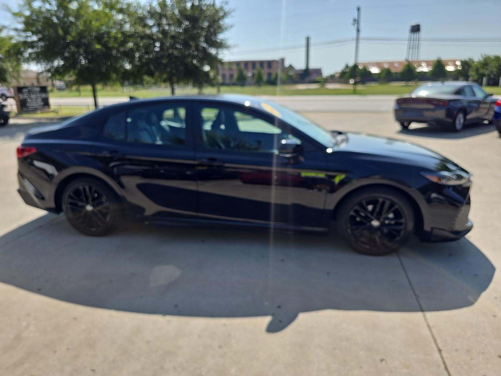 2025 Toyota Camry SE FWD