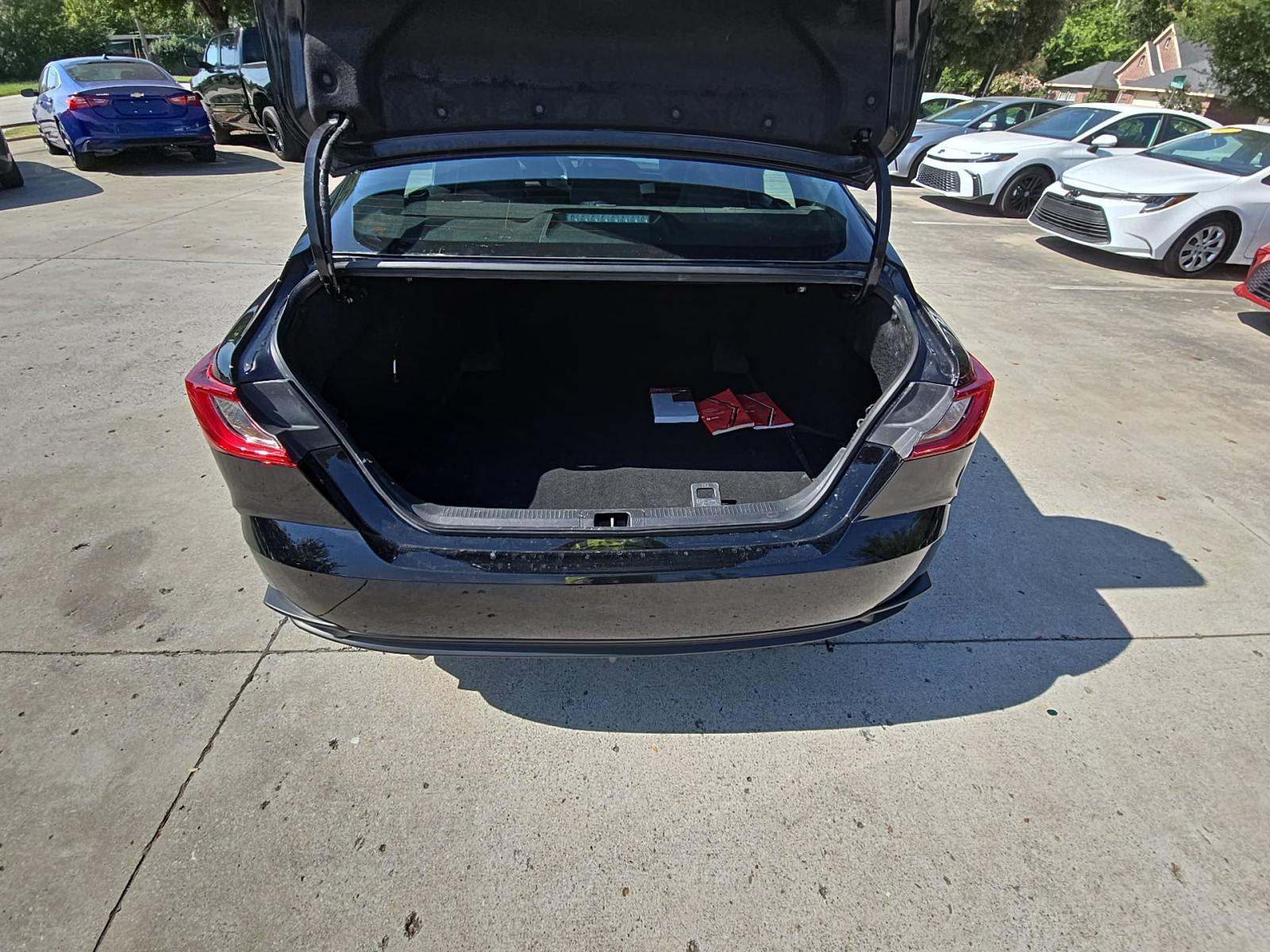 2025 Toyota Camry SE FWD